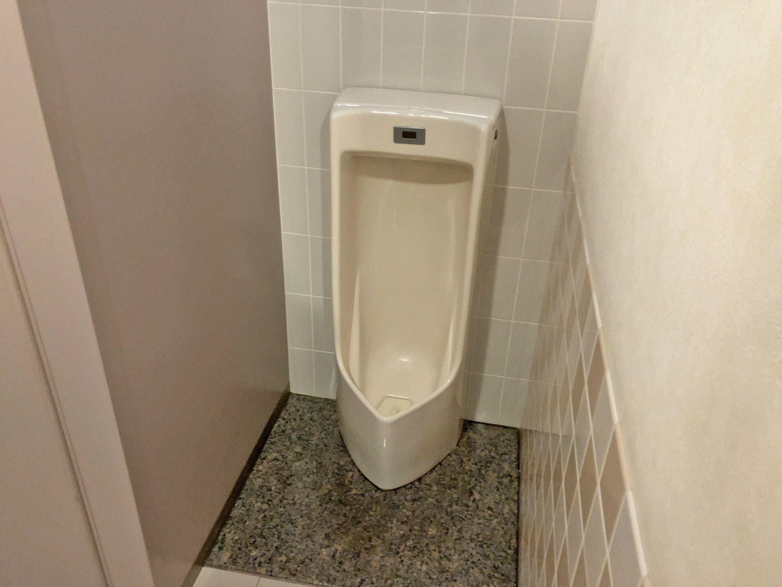 男性用トイレ
