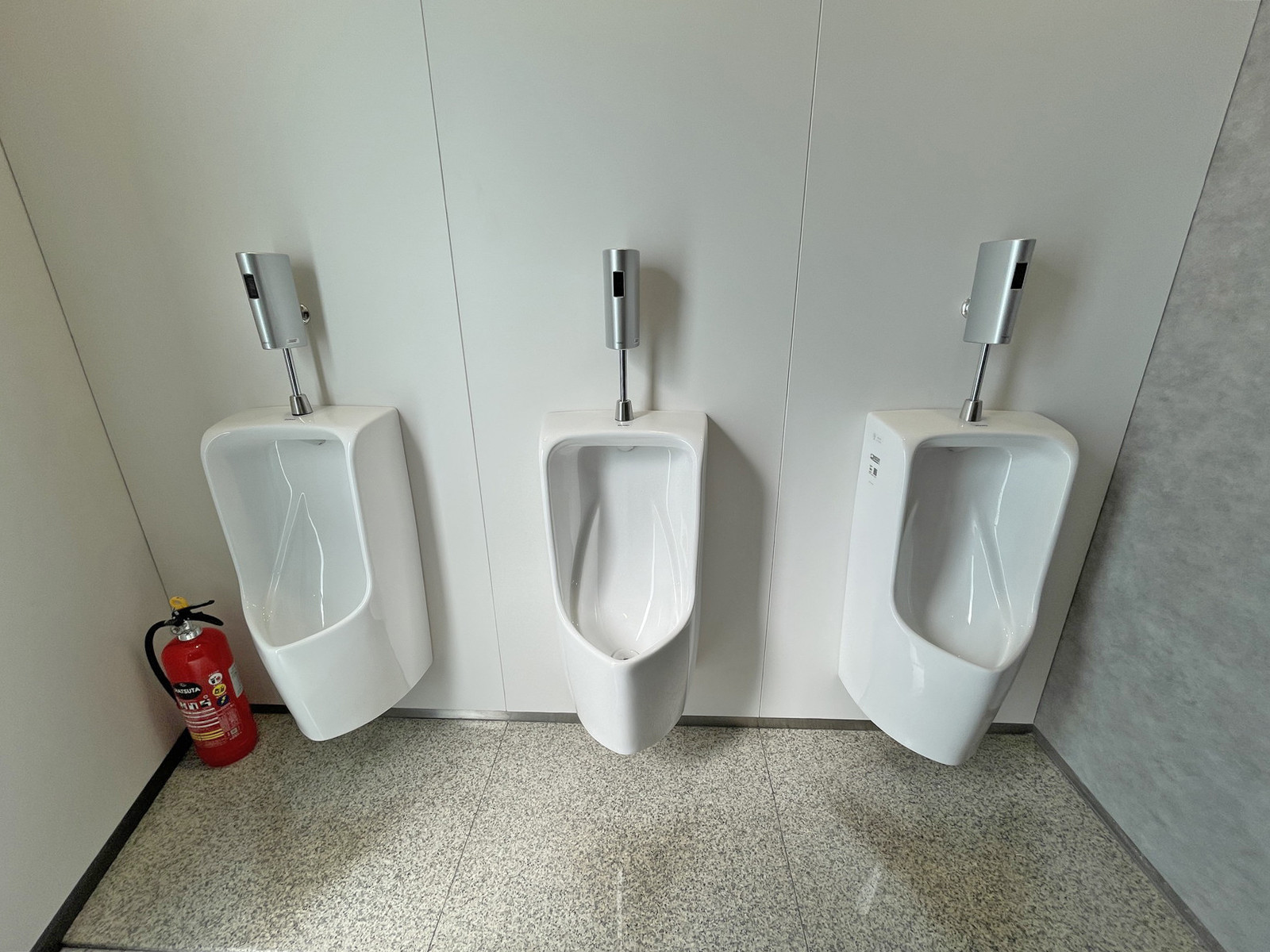 男性用トイレ