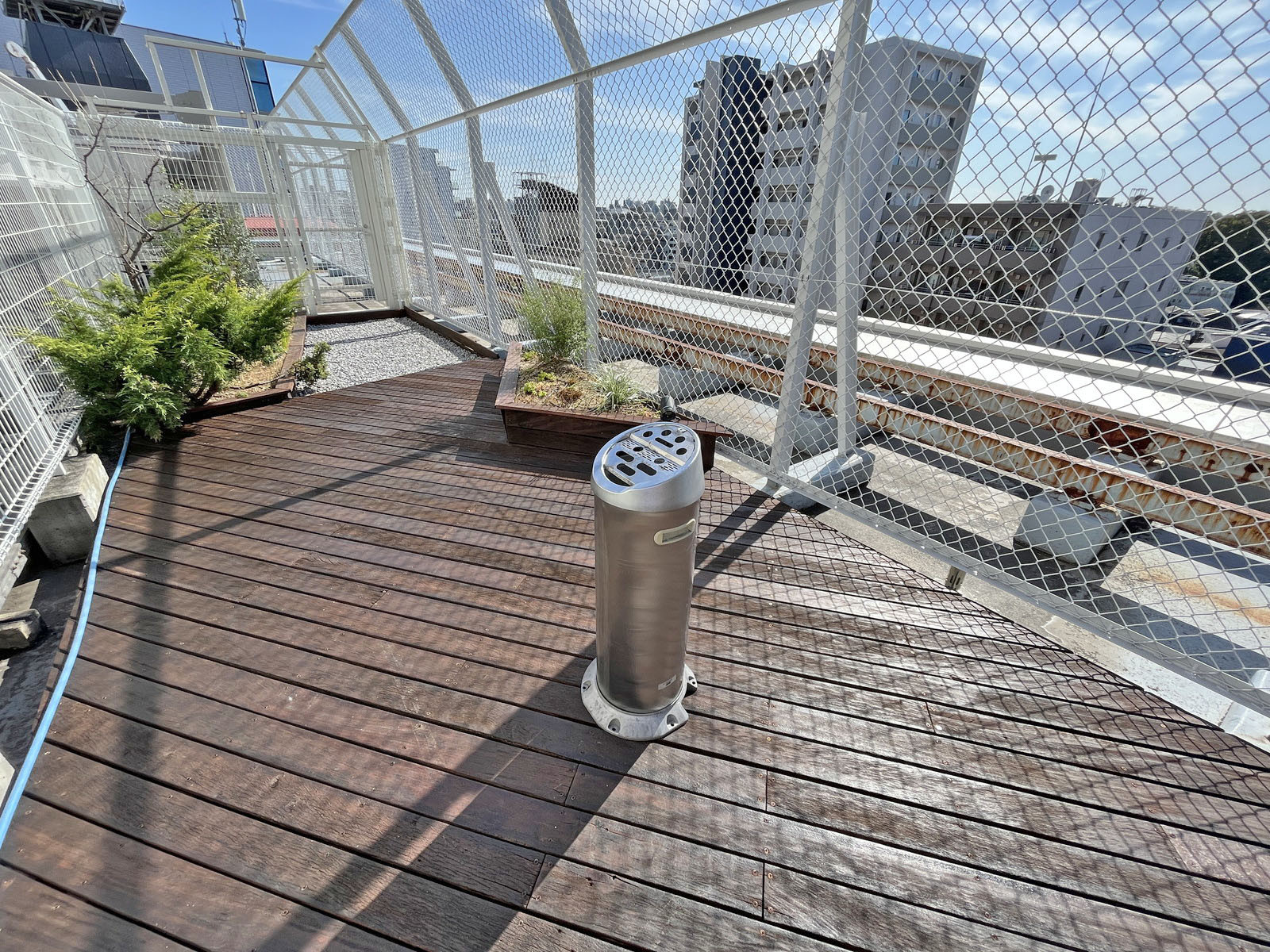 屋上喫煙スペース
