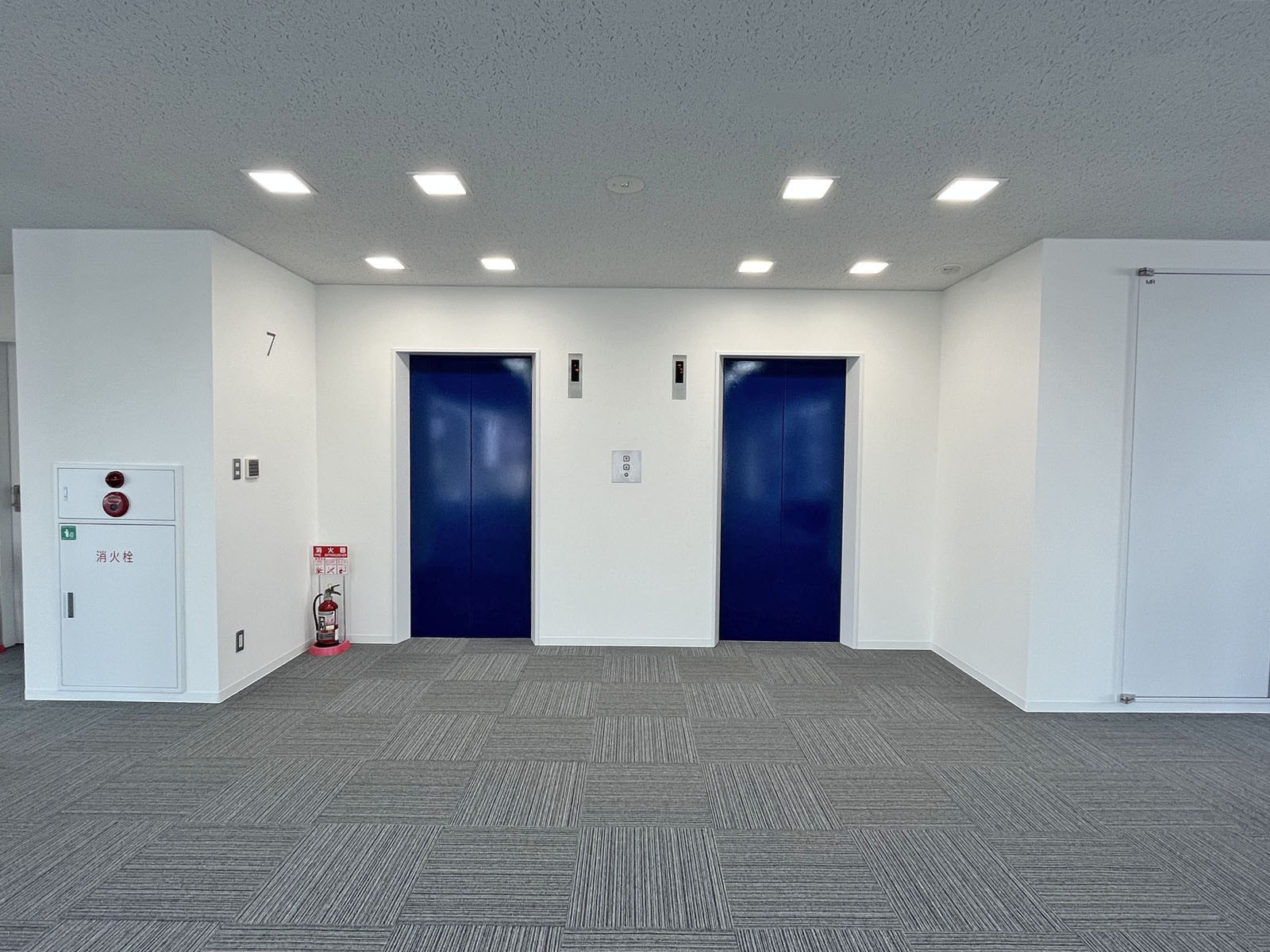 ダイレクトインのフロア