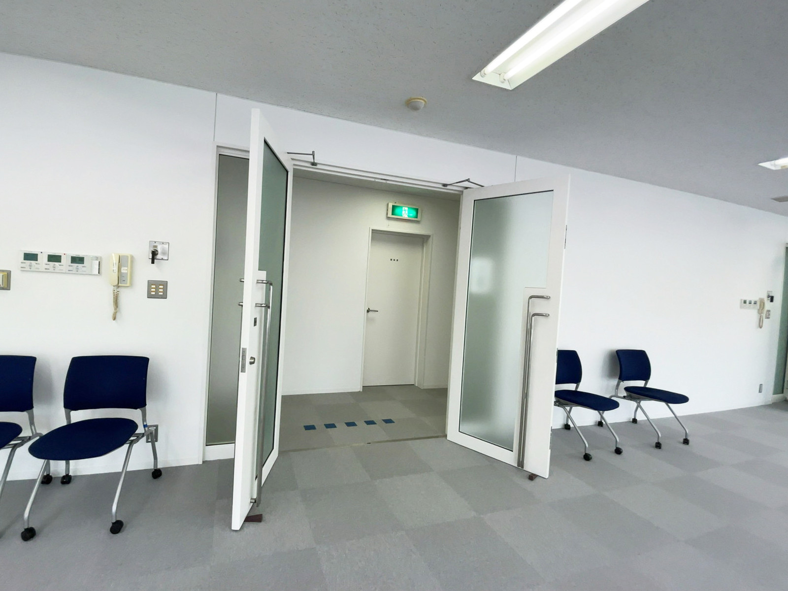 貸室出入口