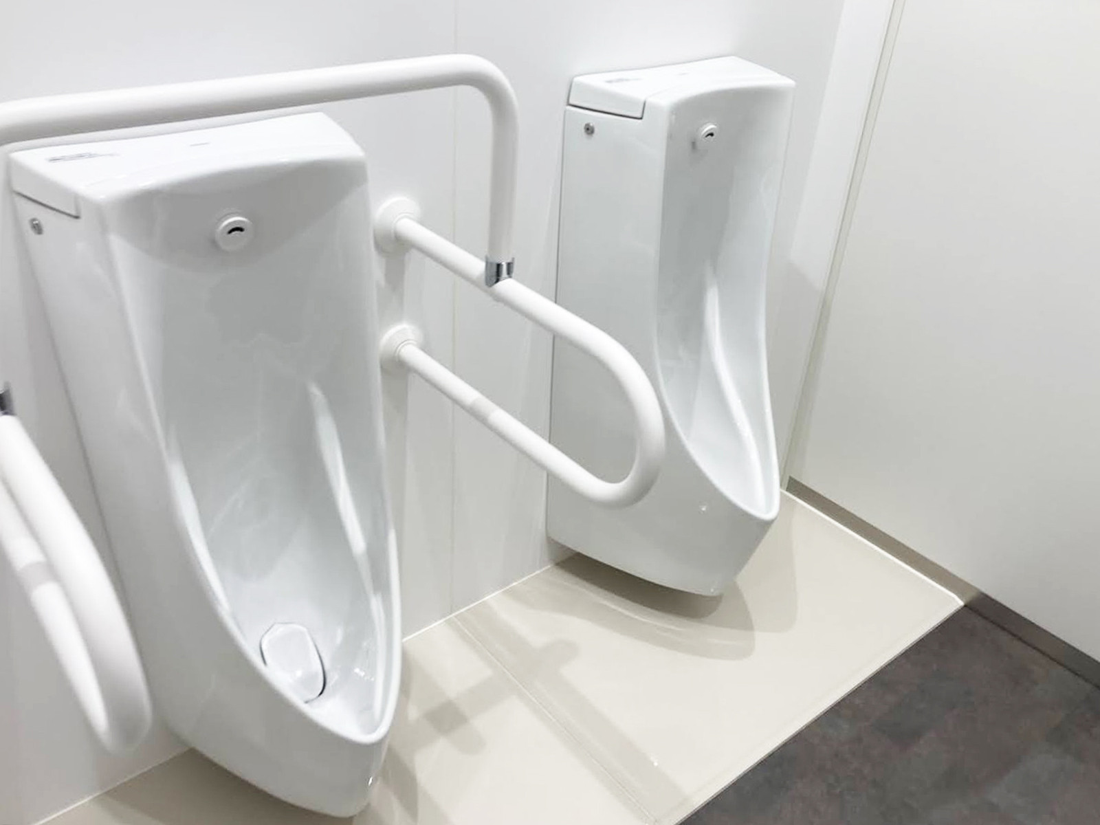男性用トイレ