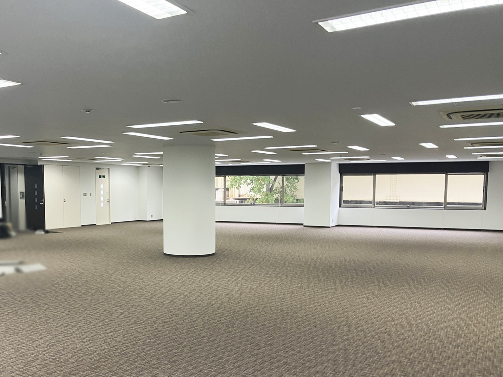 オフィス室内参考画像(2階・約101坪)