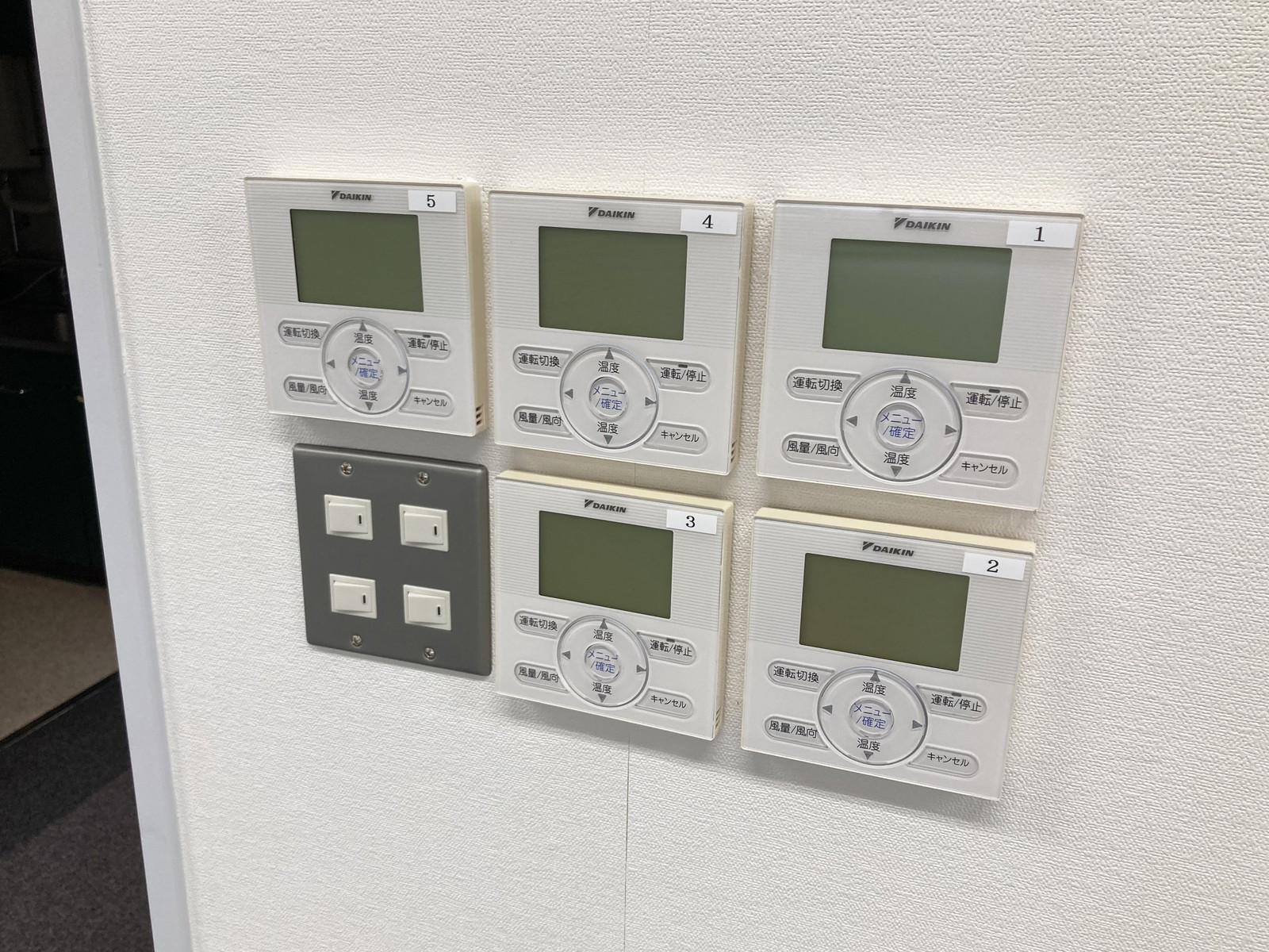 スイッチ類