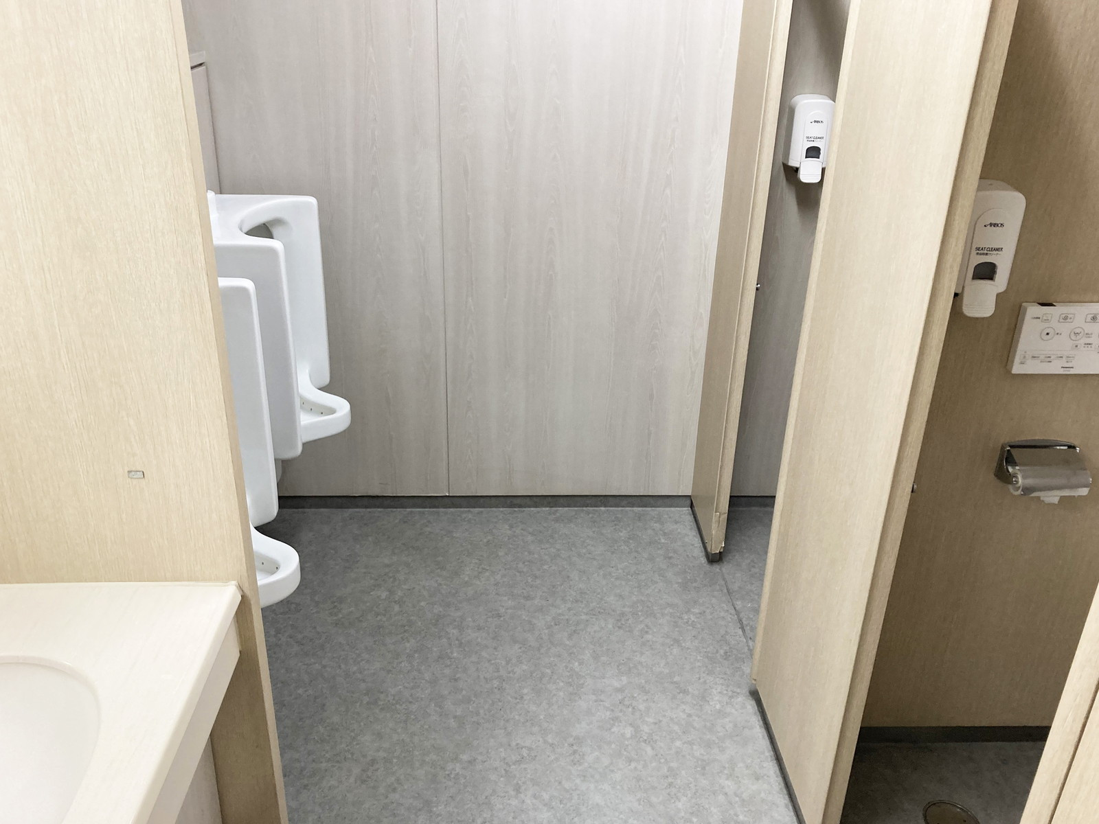男性用トイレ