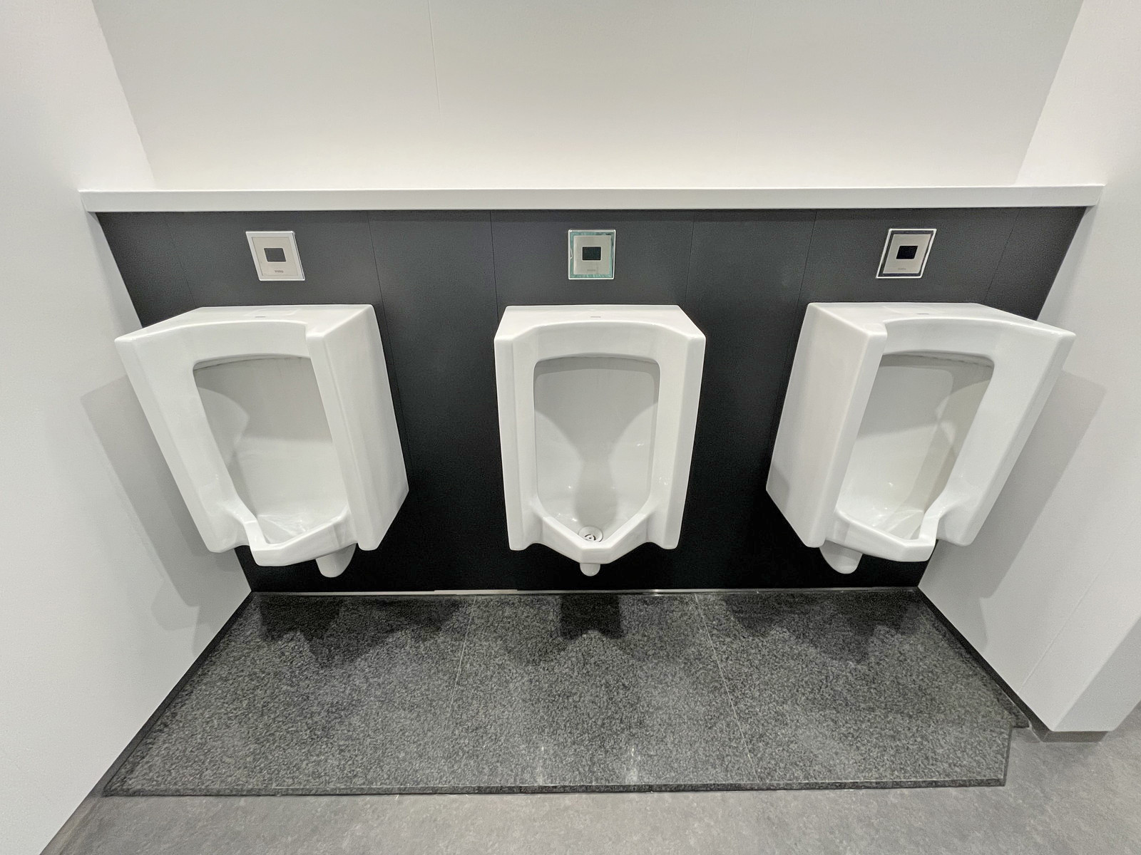 男性用トイレ