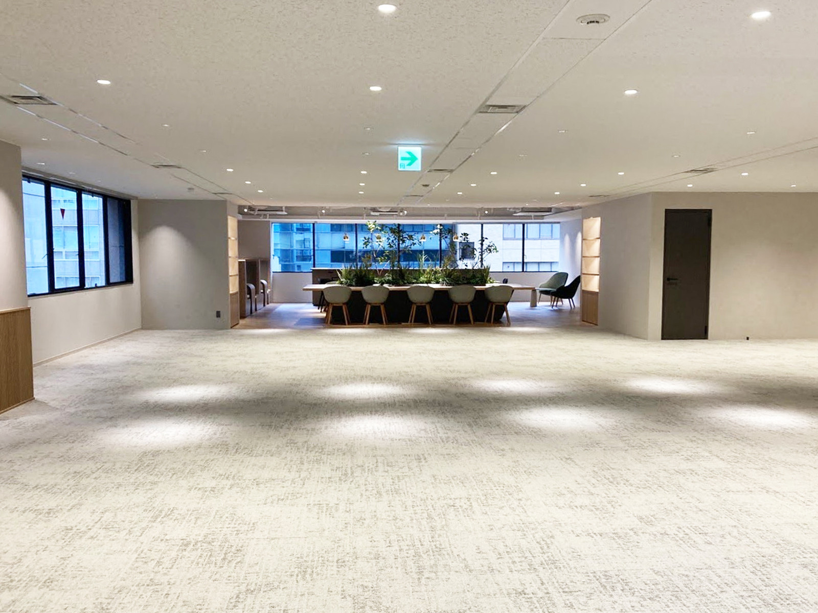 オフィス室内参考画像