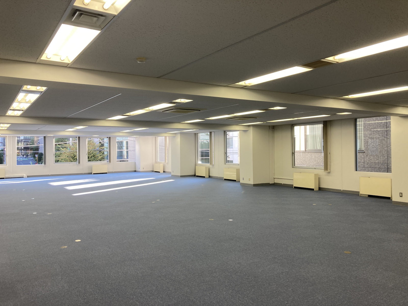 オフィス室内参考画像