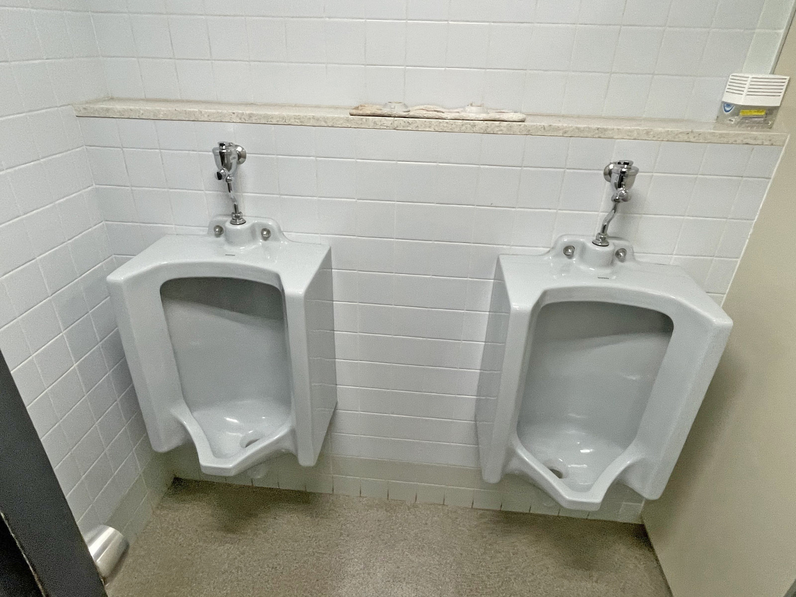 男性用トイレ