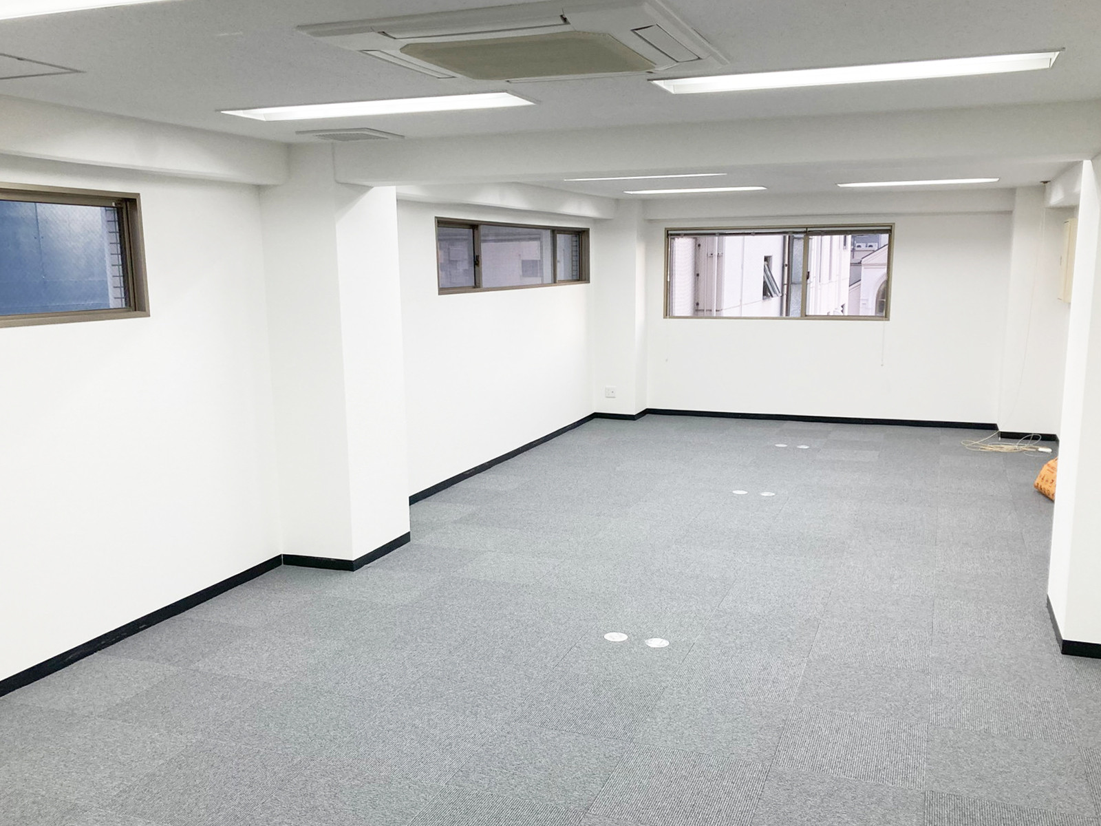 オフィス室内参考画像(502号室・約22坪)