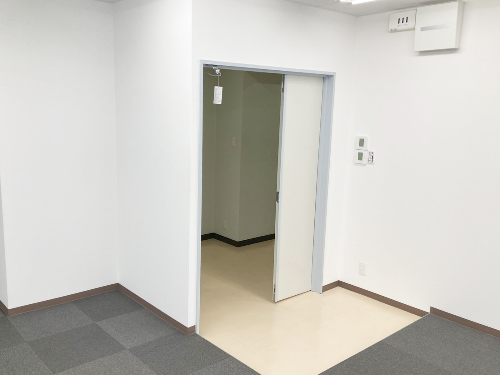 貸室出入口