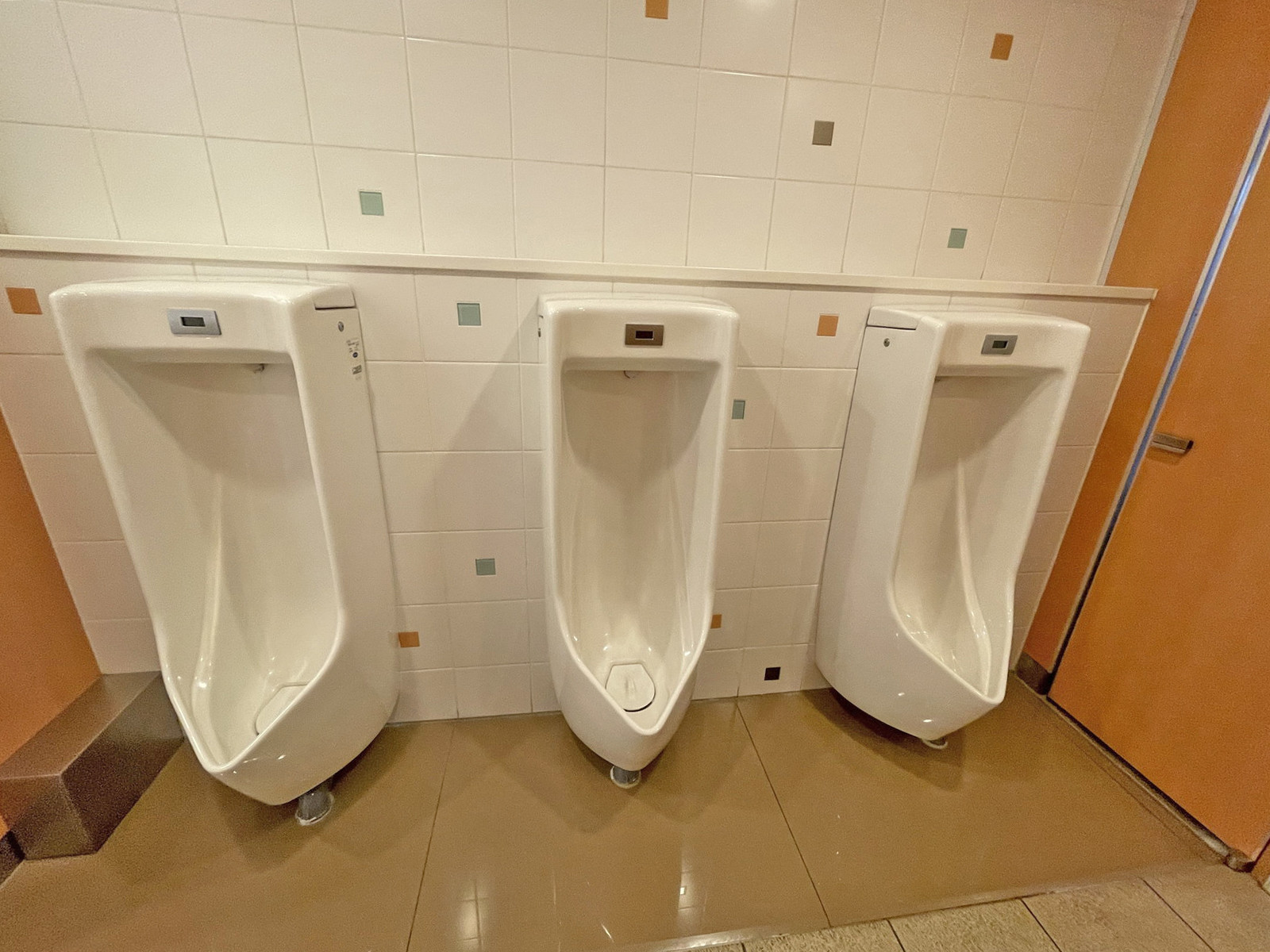 男性用トイレ