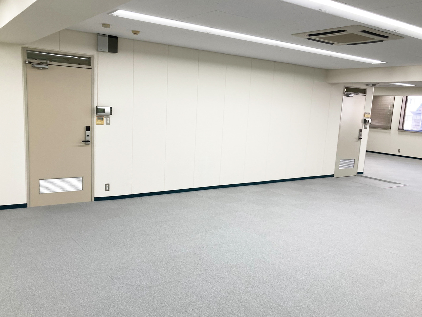 貸室出入口