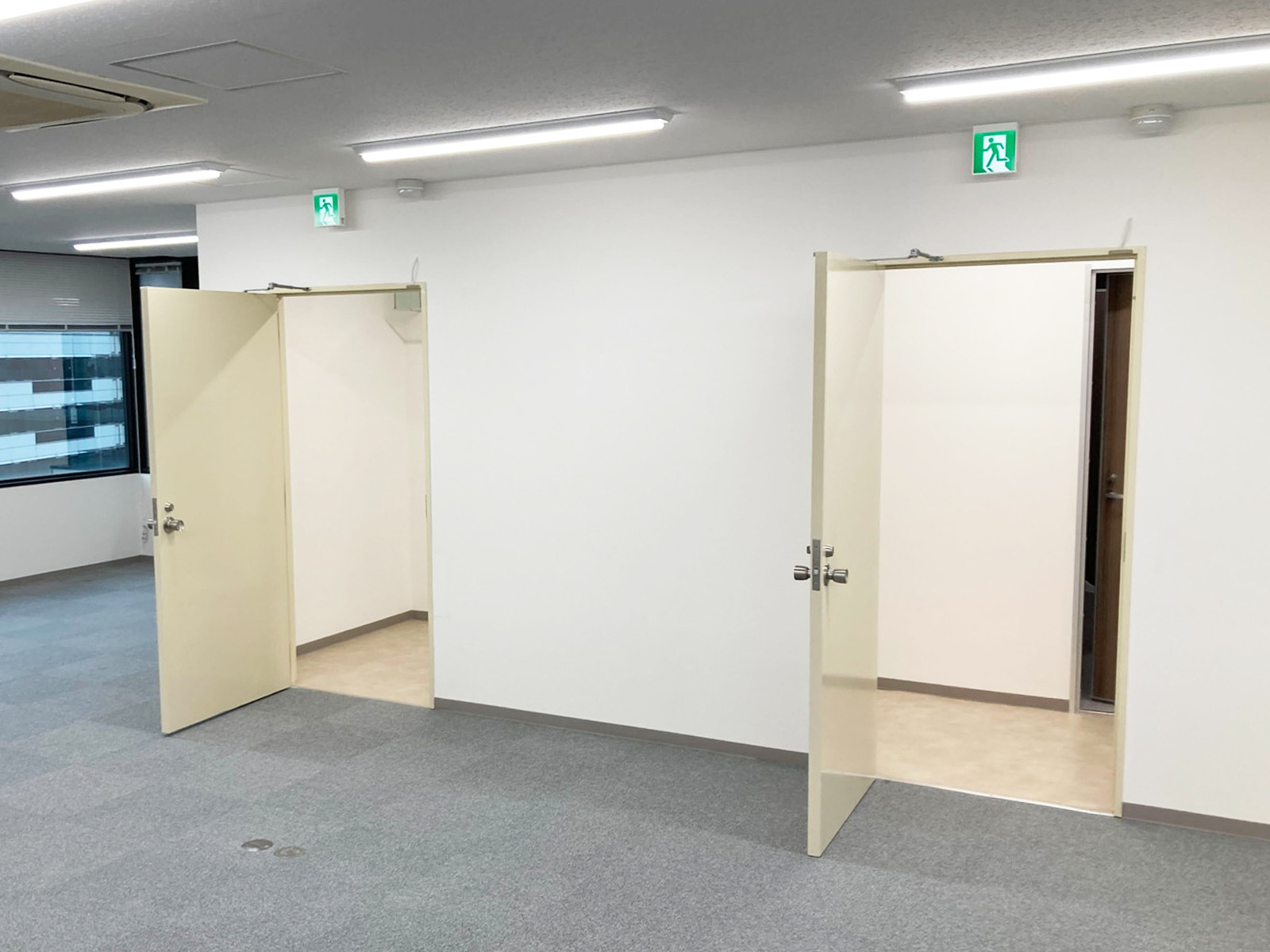 貸室出入口