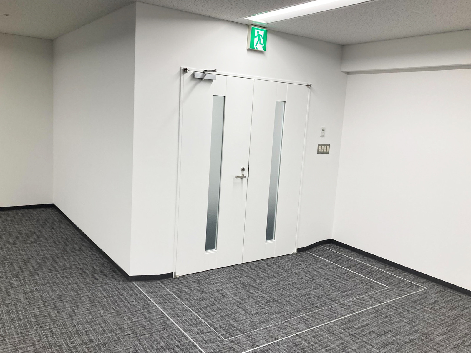貸室出入口