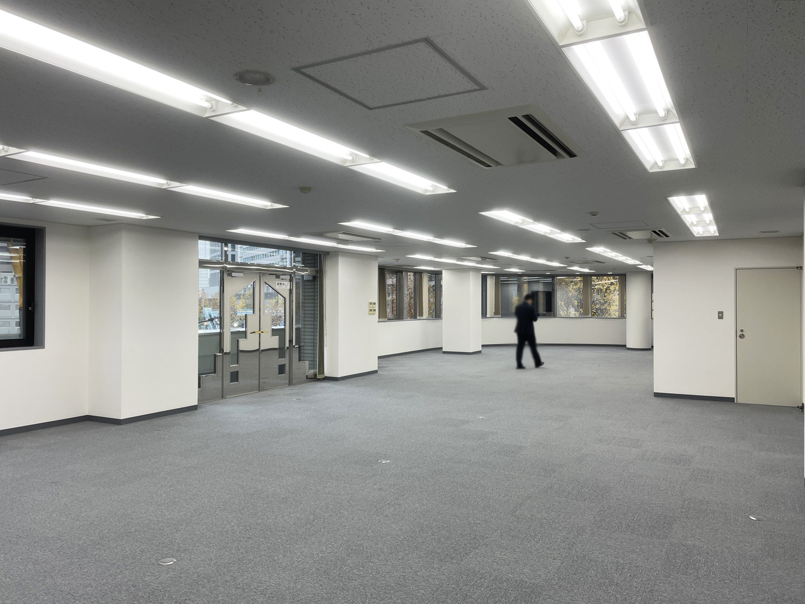 別角度の様子