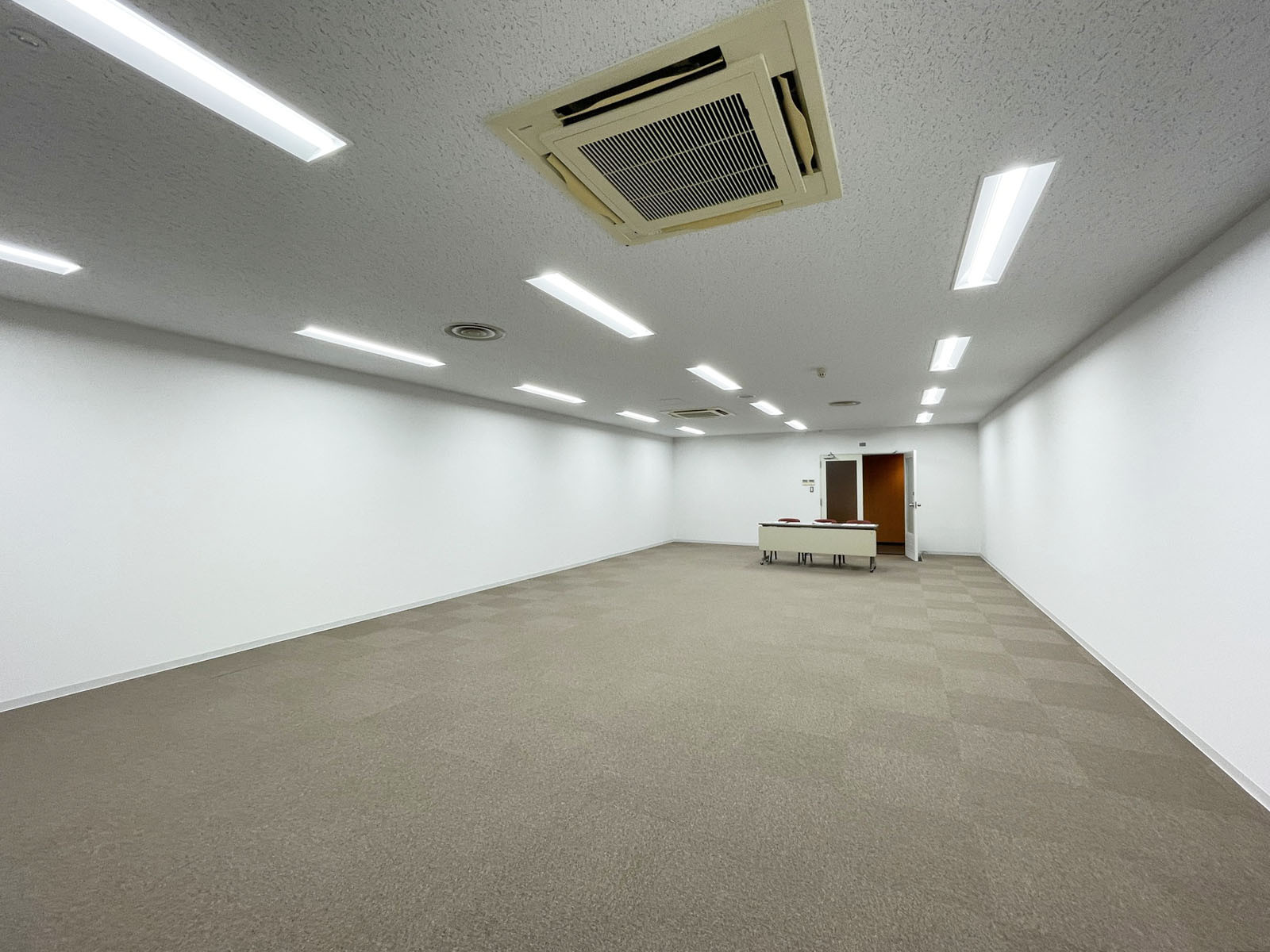 オフィス室内参考画像(4階・約22坪)