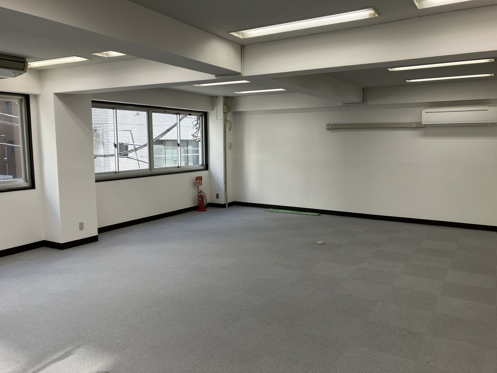 オフィス室内参考画像（2階・約20坪）