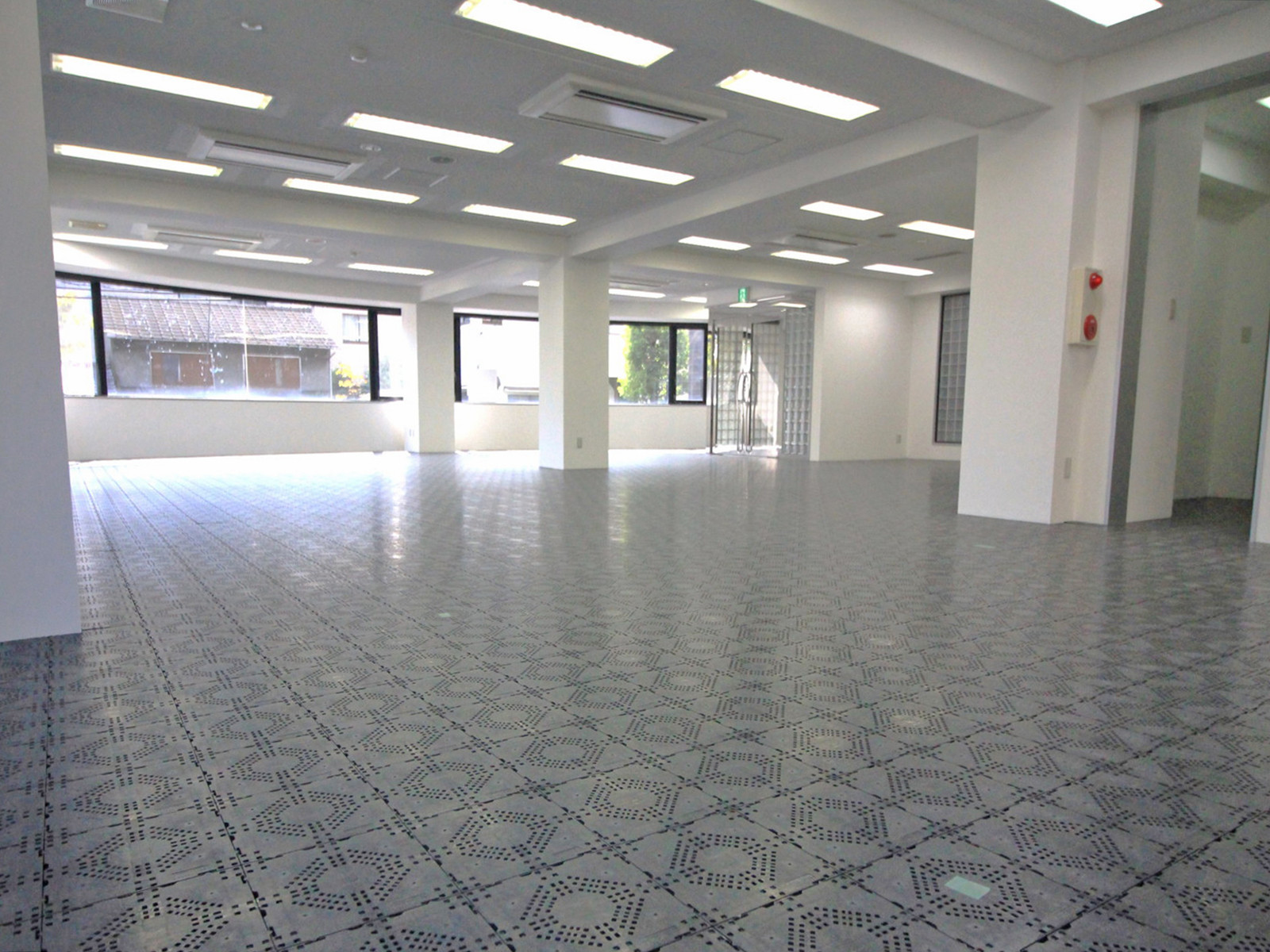 オフィス室内参考画像（1階・約56坪）
