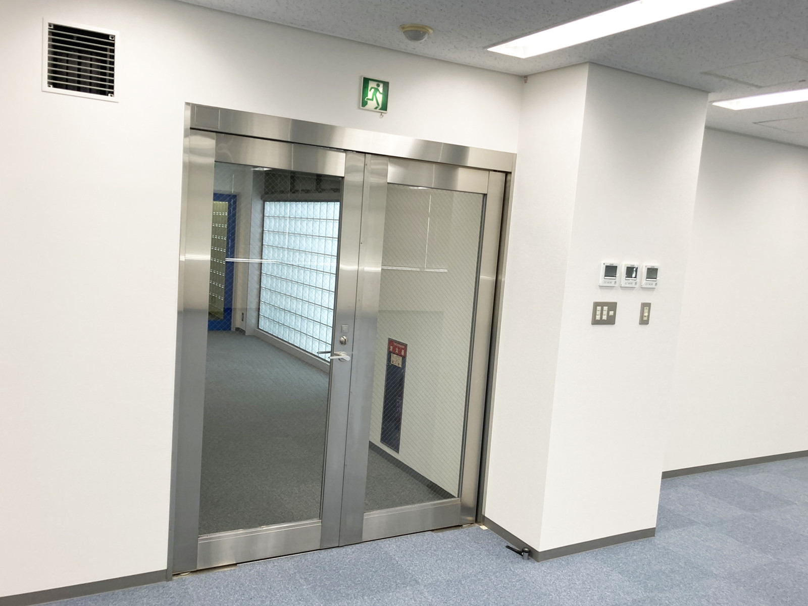 貸室出入口
