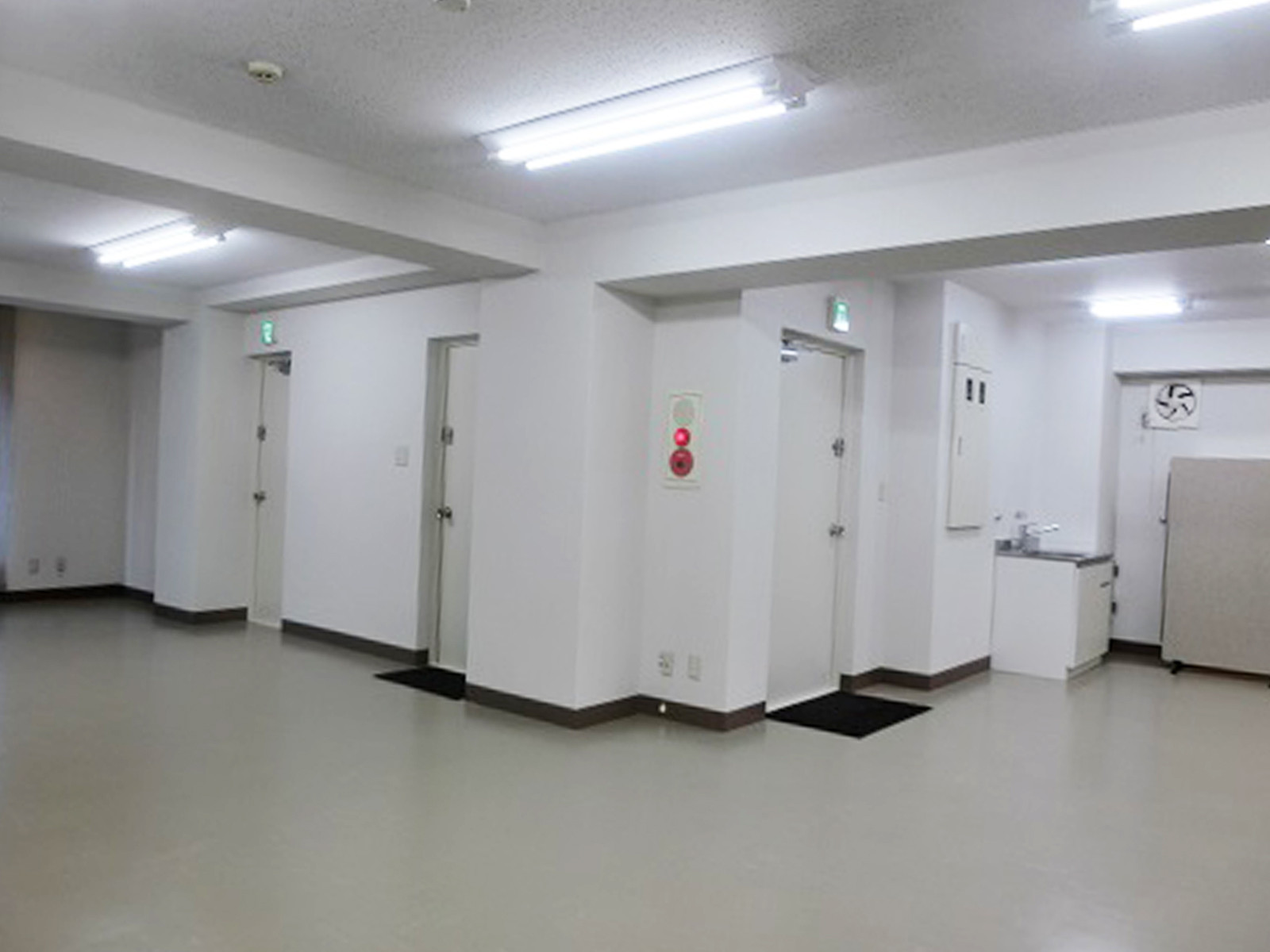 貸室出入口