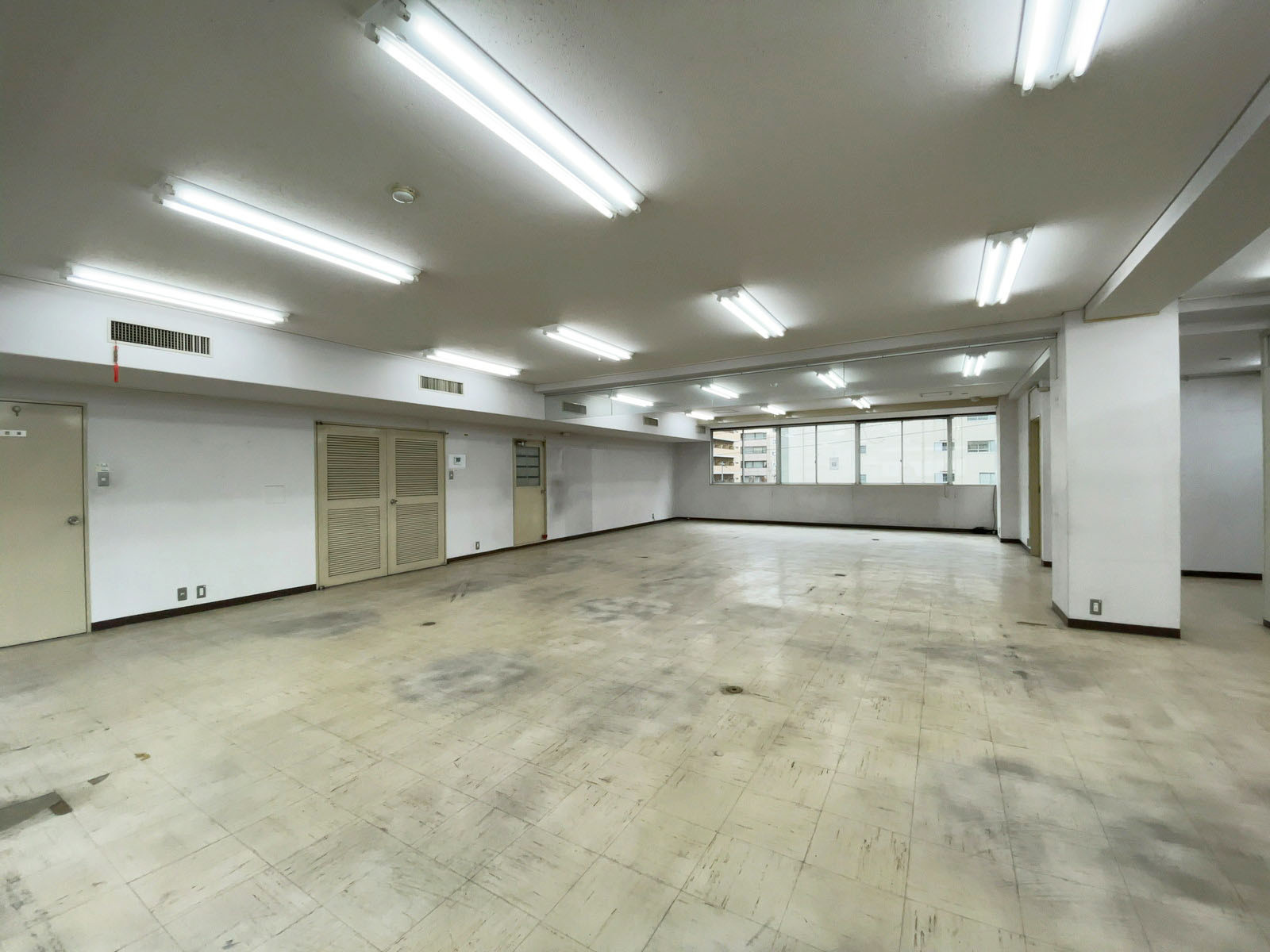 オフィス室内参考画像(4階・約56坪)