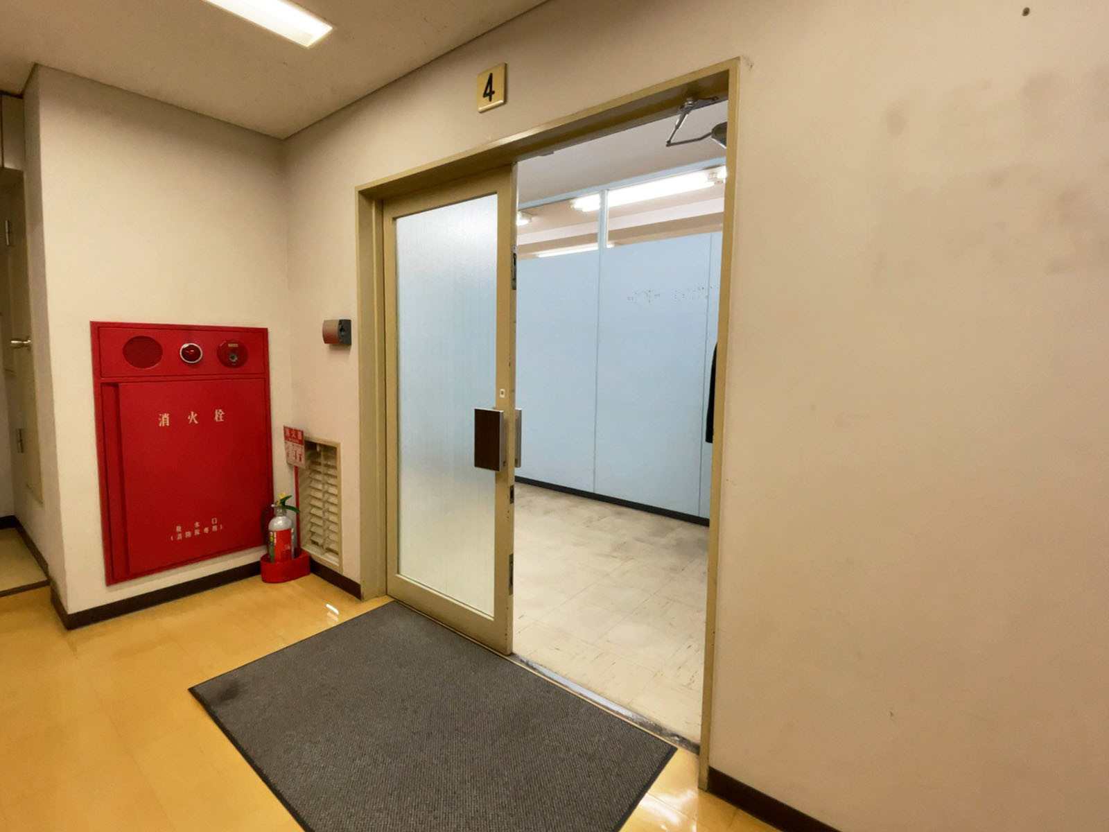 貸室出入口