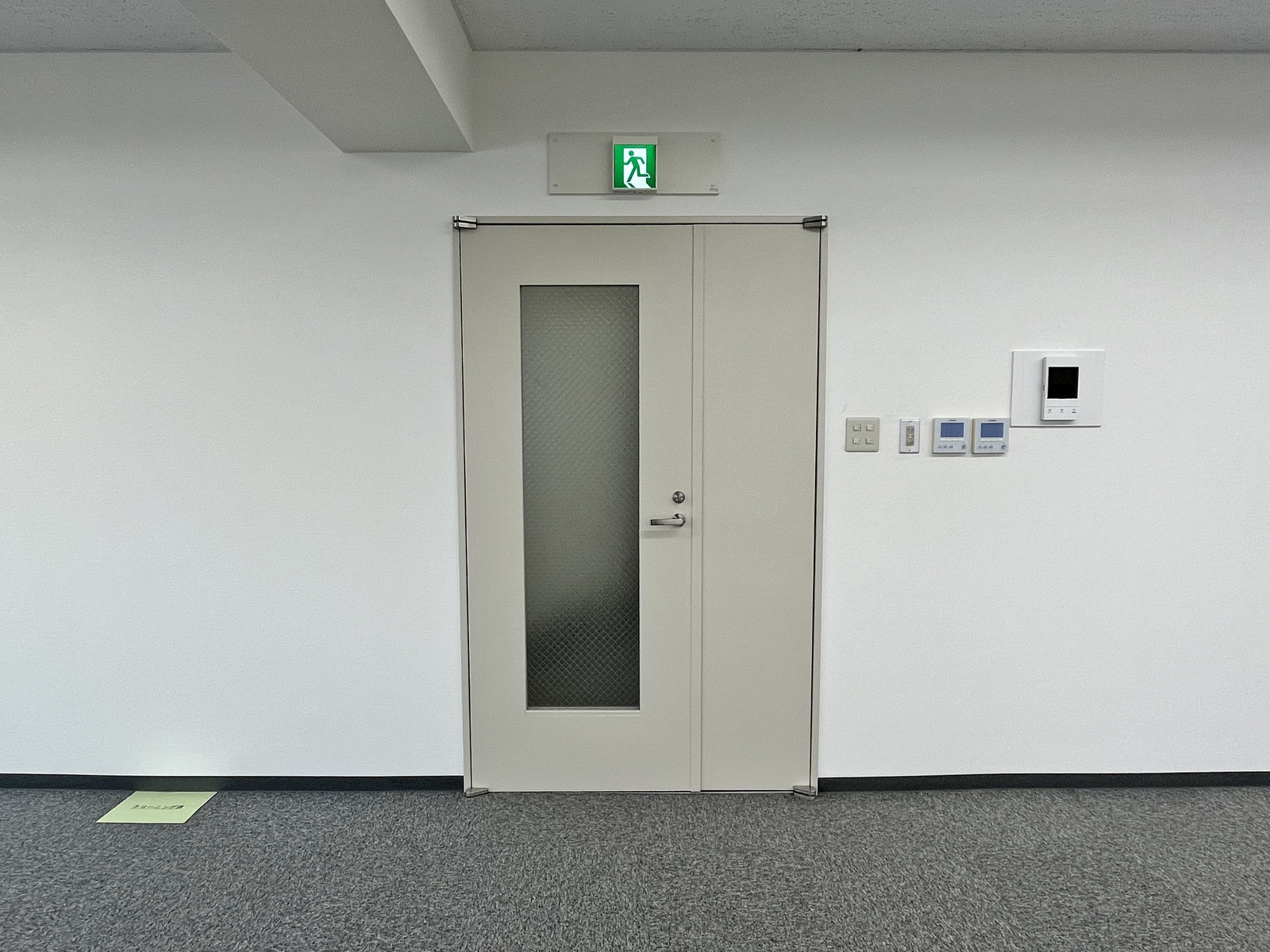 貸室出入り口