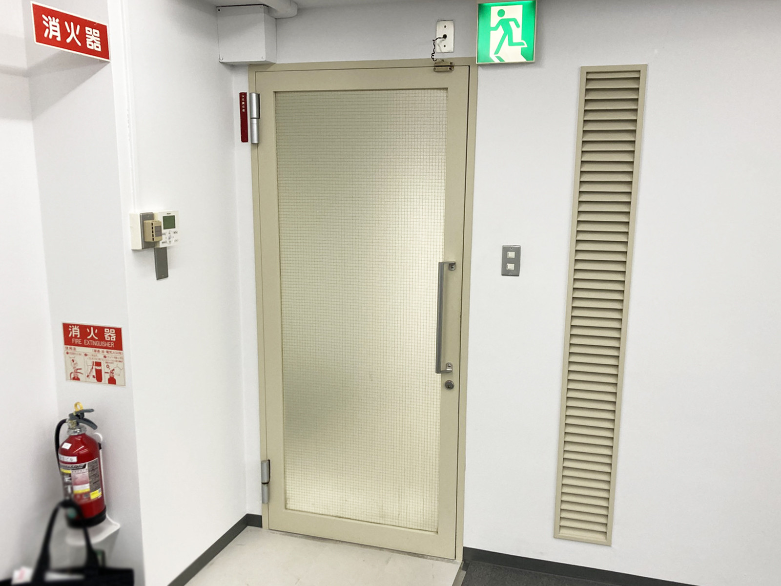 貸室出入口