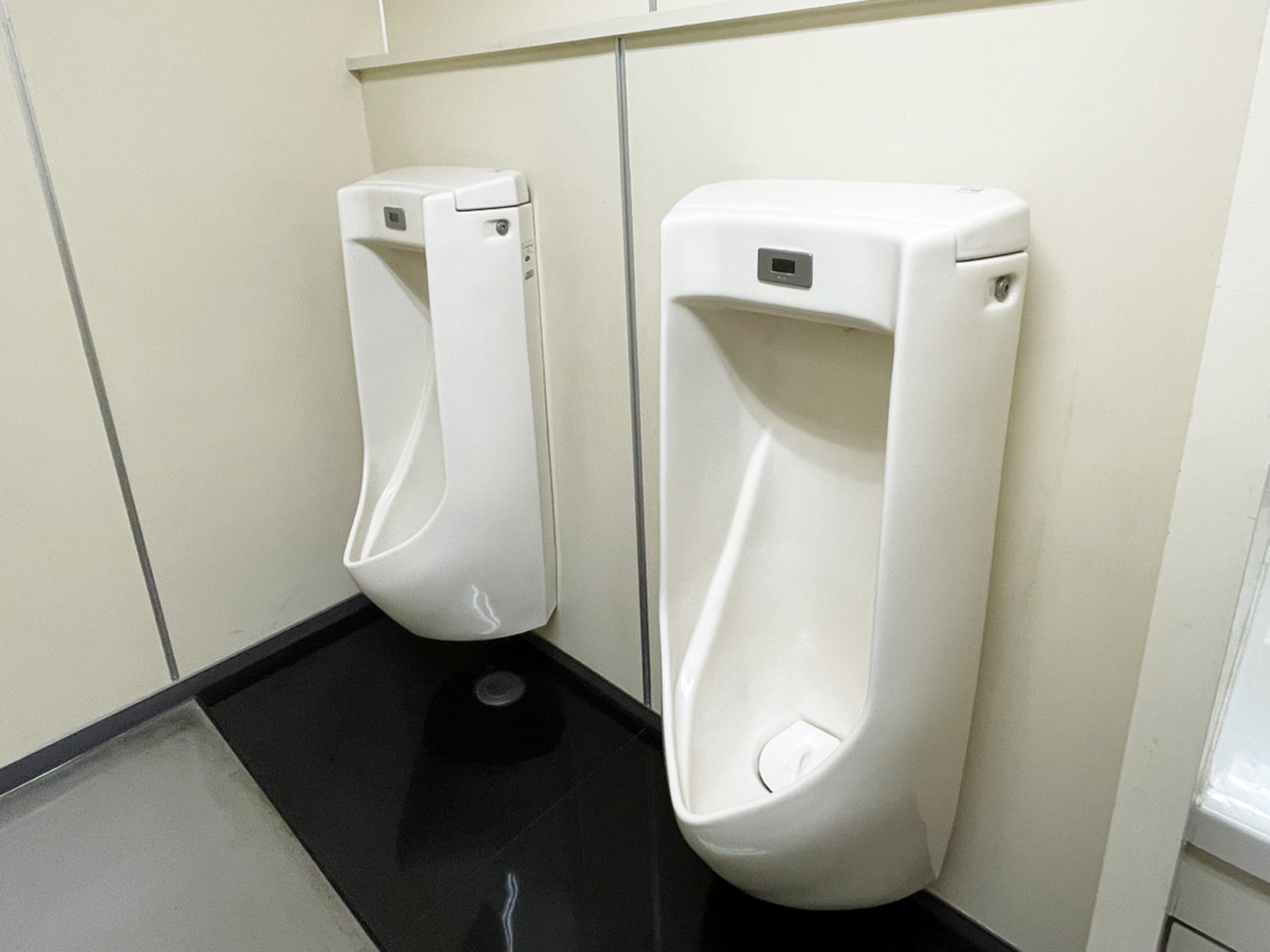 男性用トイレ