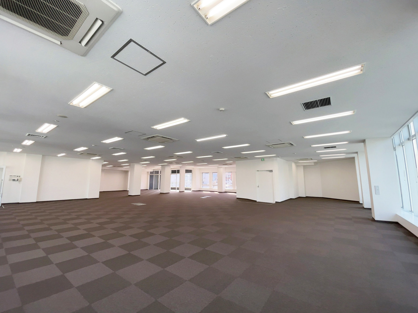 オフィス室内参考画像(8階・約118坪)