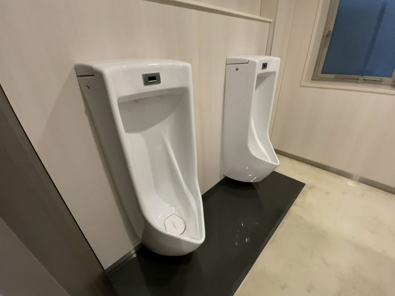 男性用トイレ