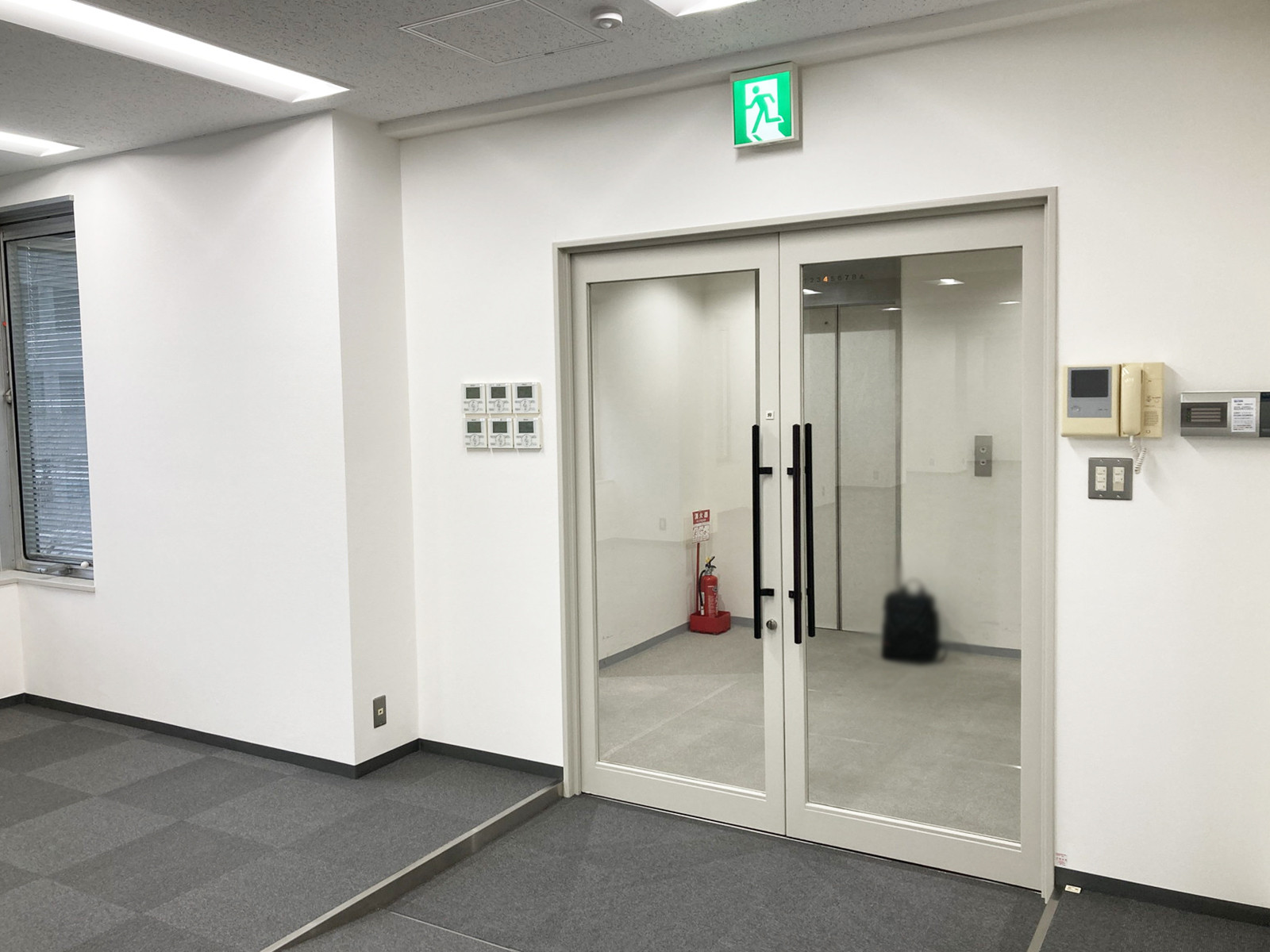 貸室出入口