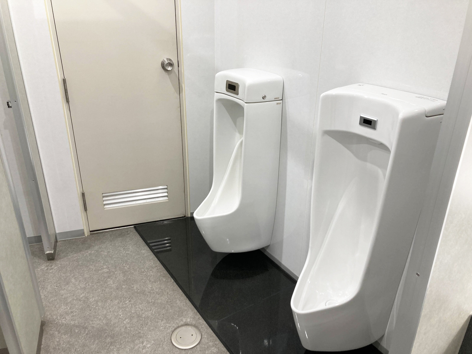 男性用トイレ