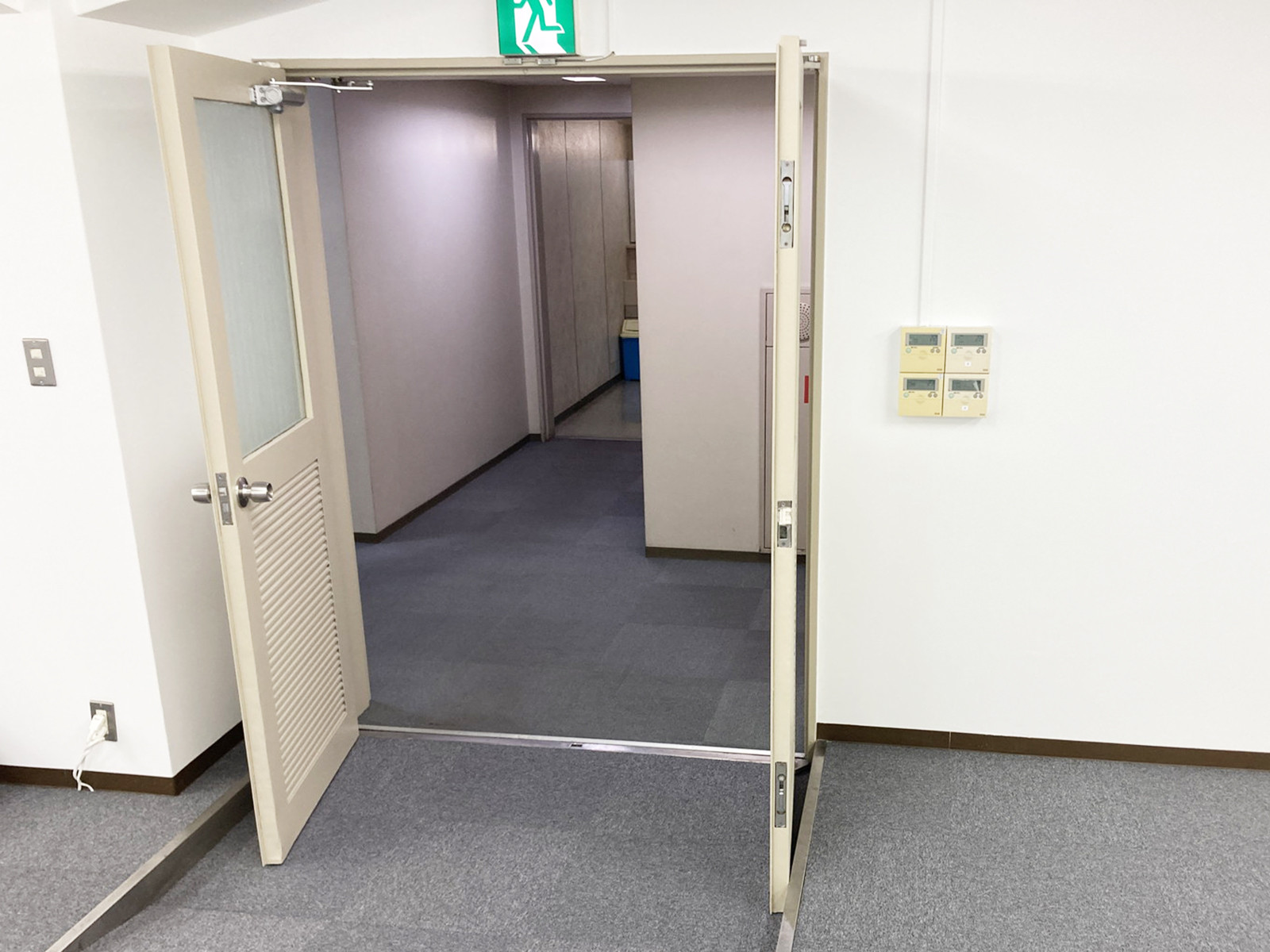 貸室出入口