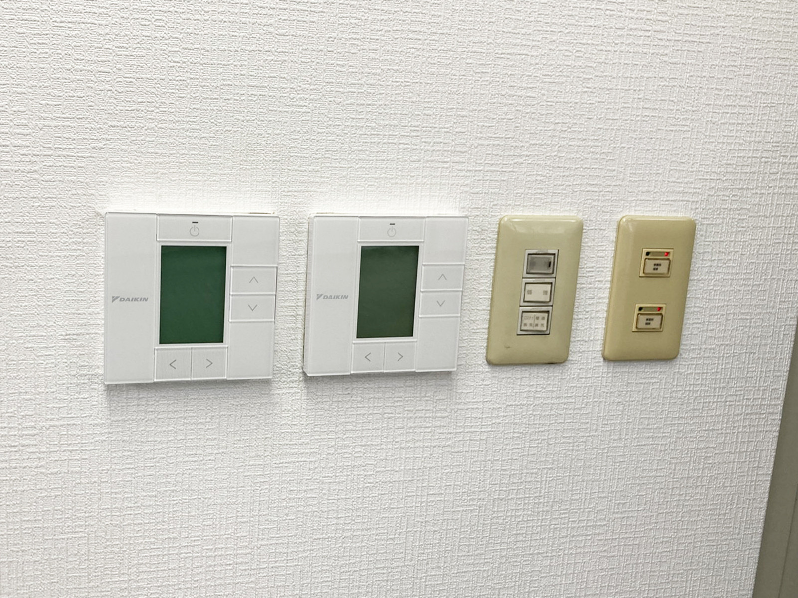 スイッチ類