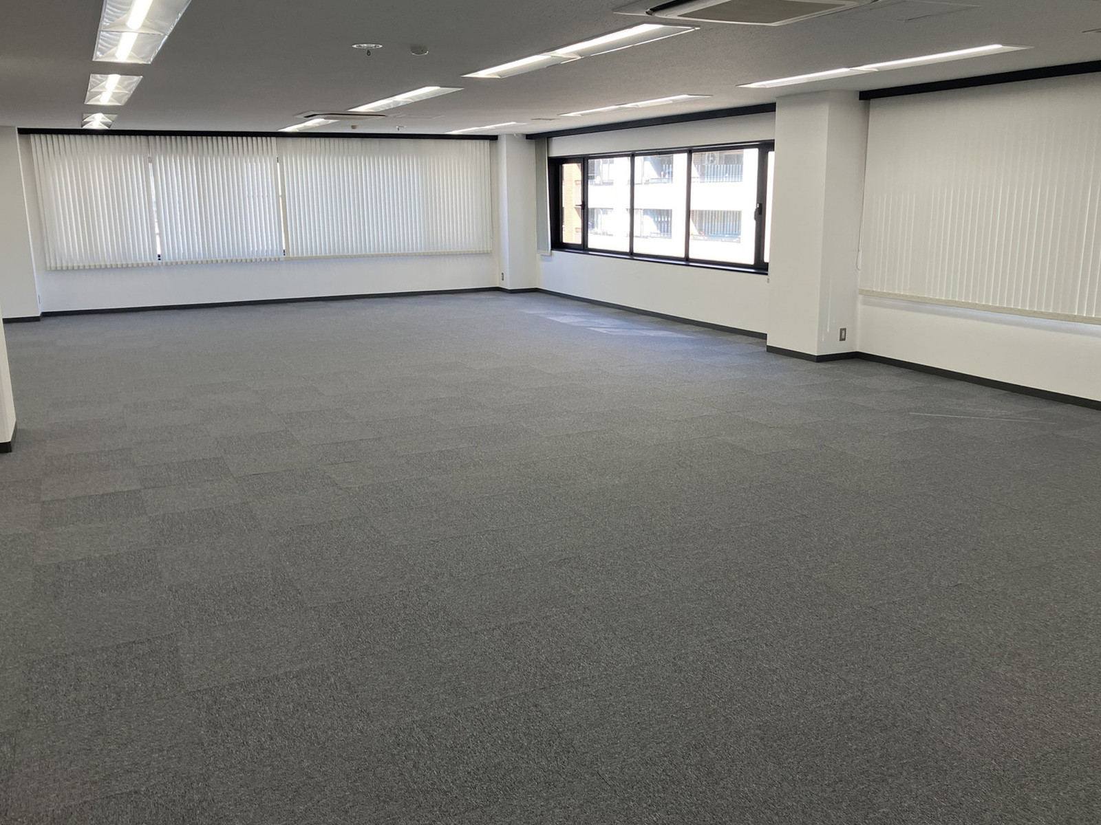 オフィス室内参考画像