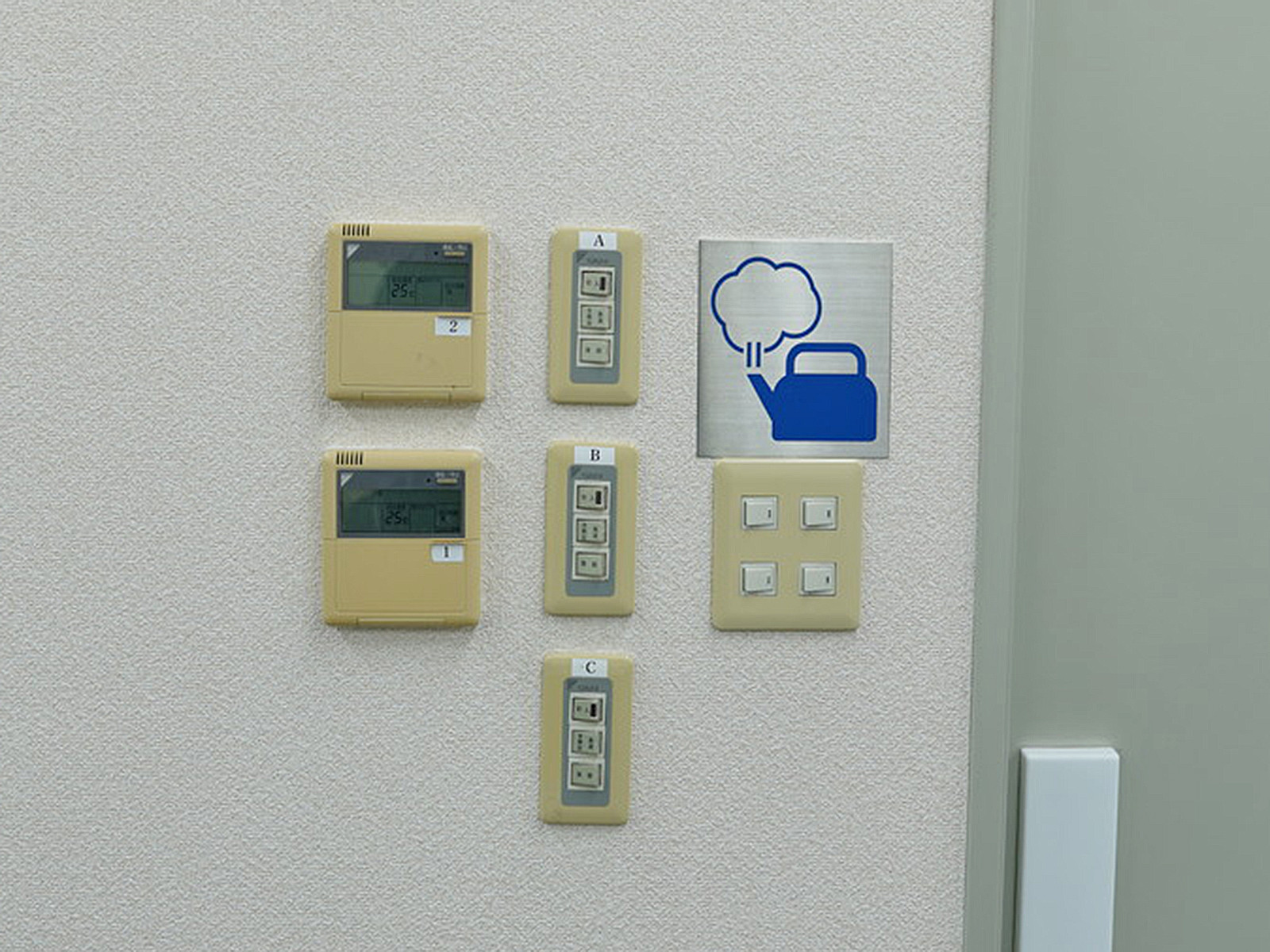 スイッチ類
