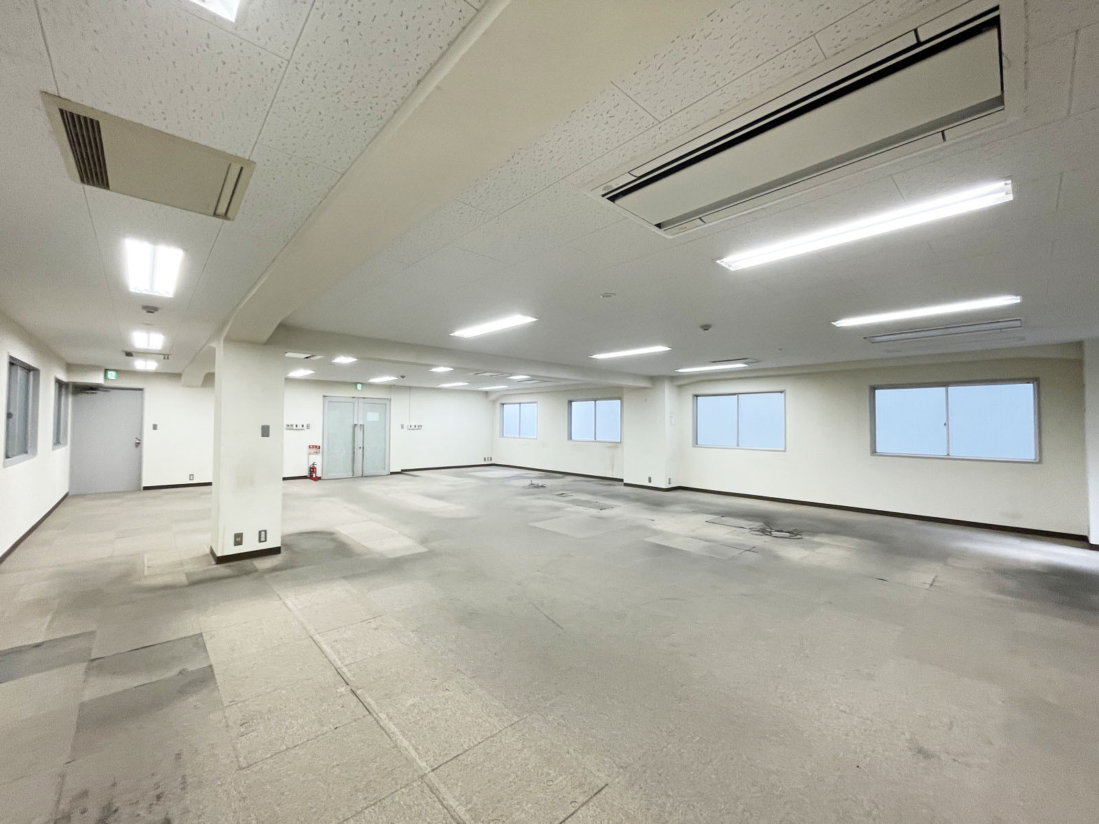 オフィス室内参考画像(7階・約36坪)