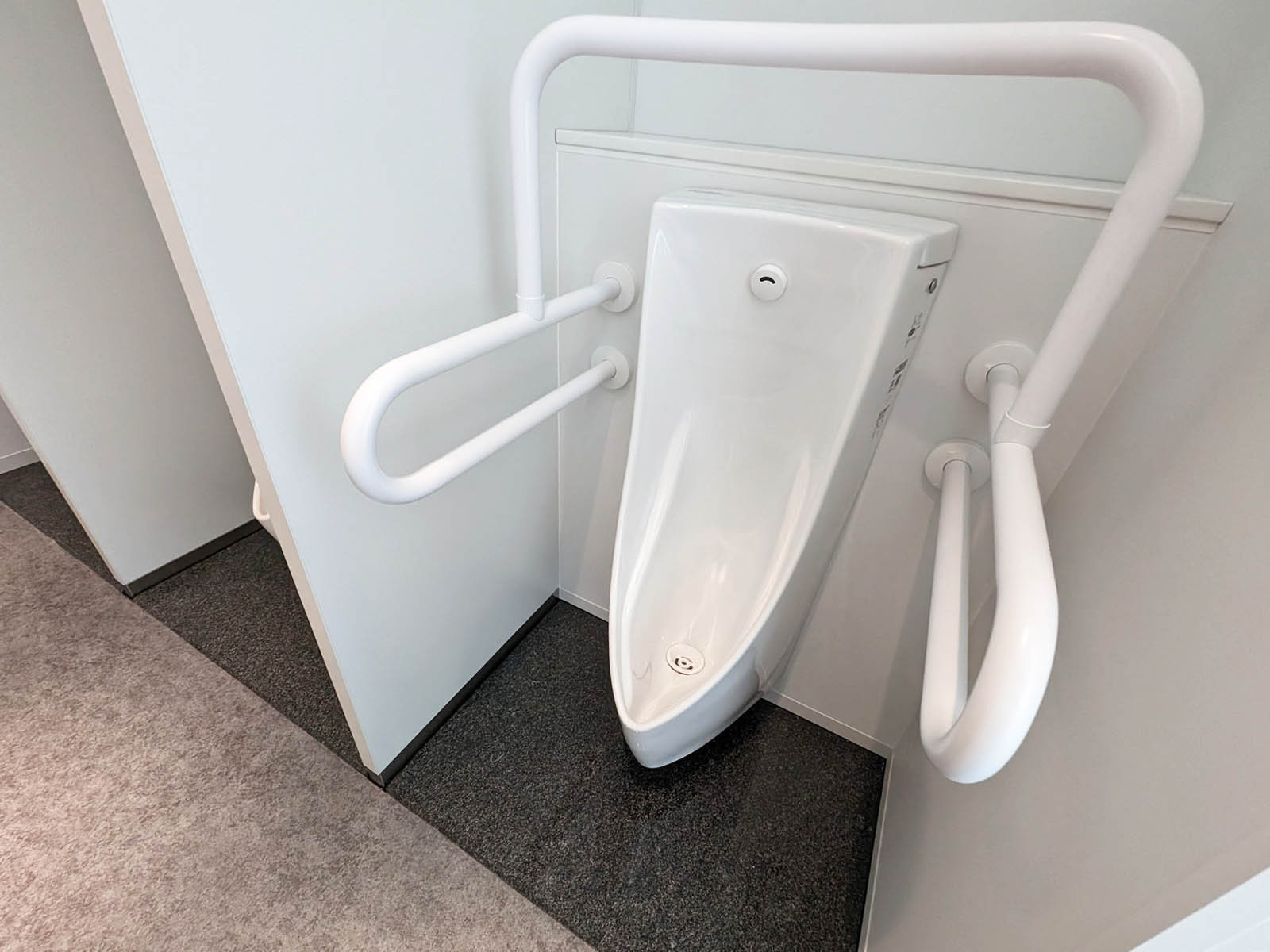 男性用トイレ