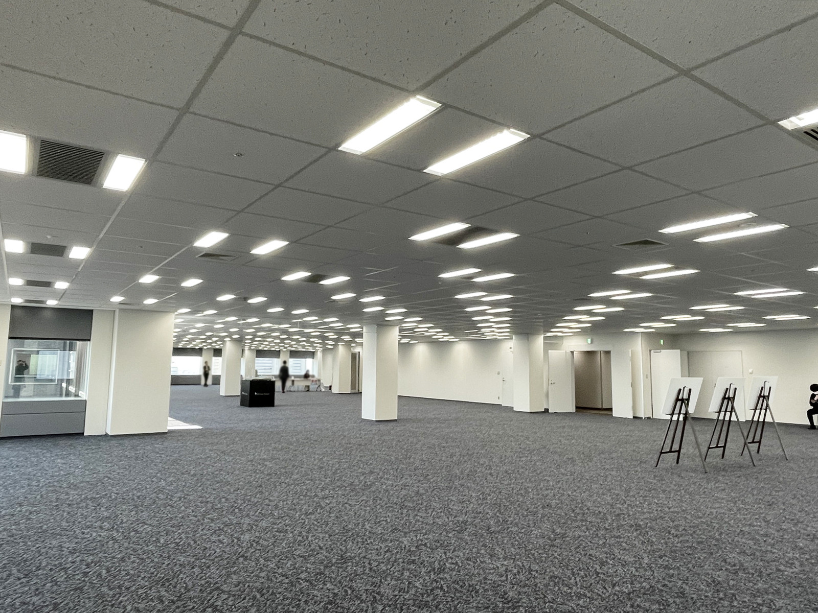 オフィス室内参考画像（33階・約298坪）