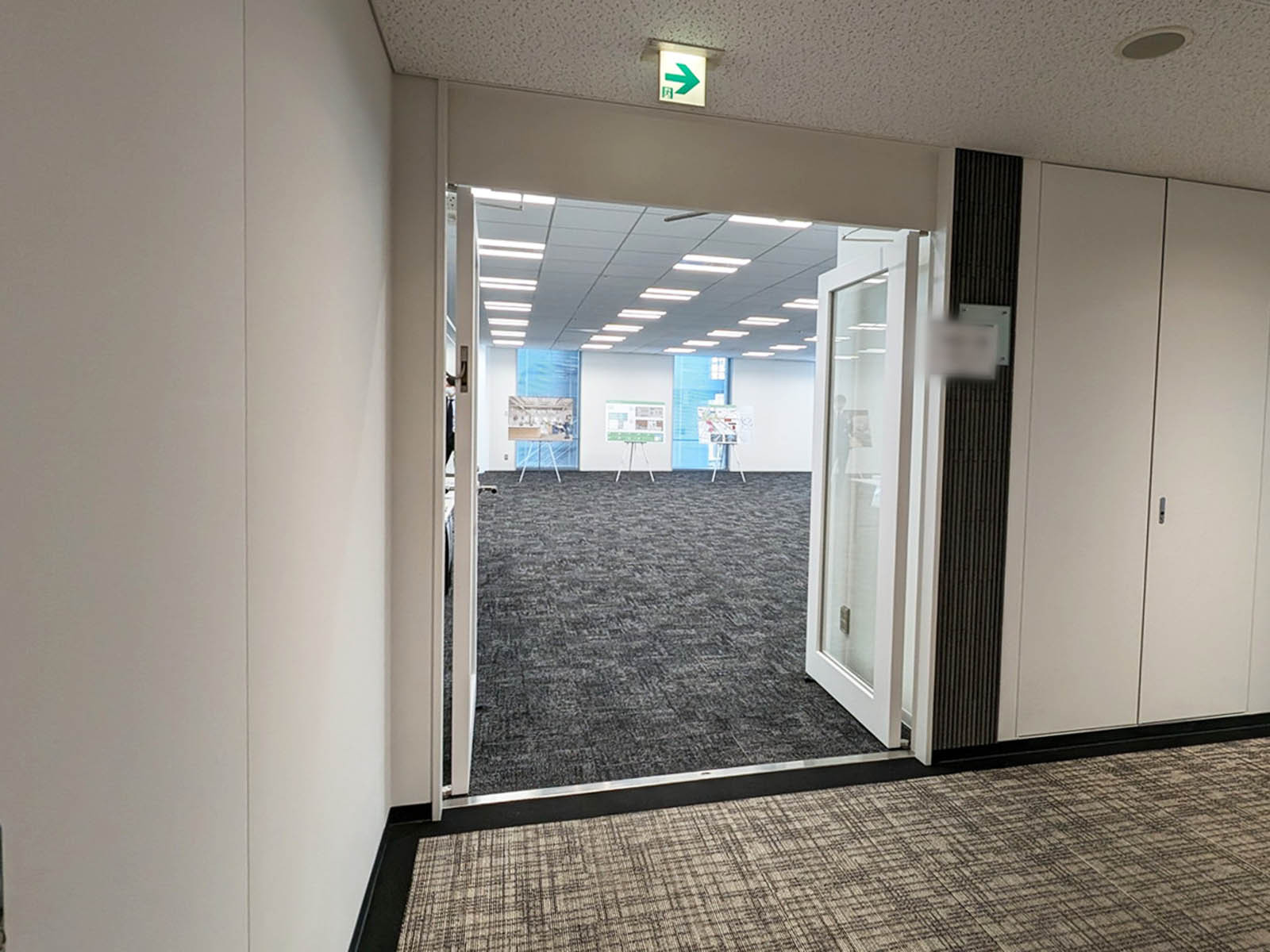 貸室出入り口