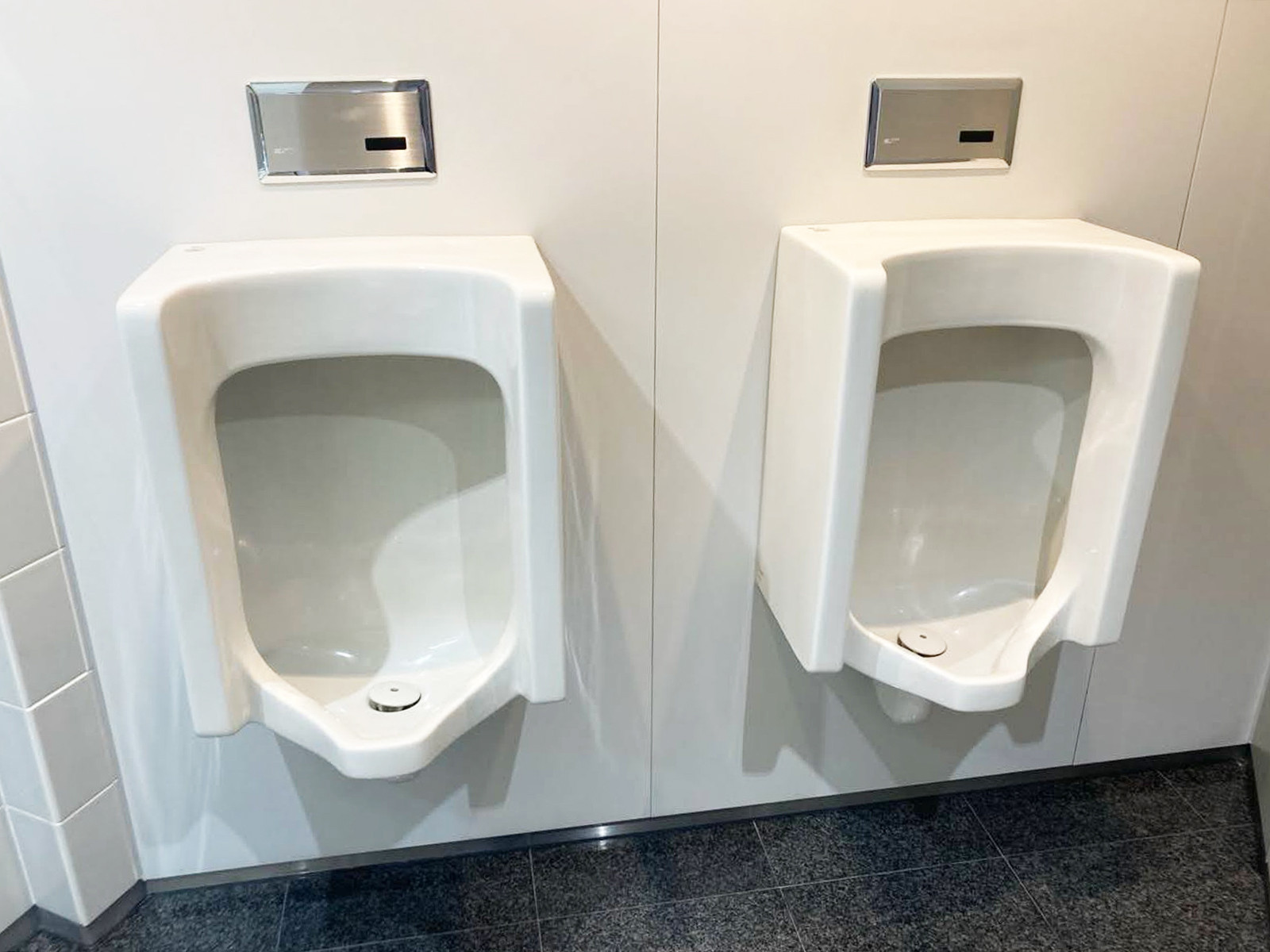 男性用トイレ