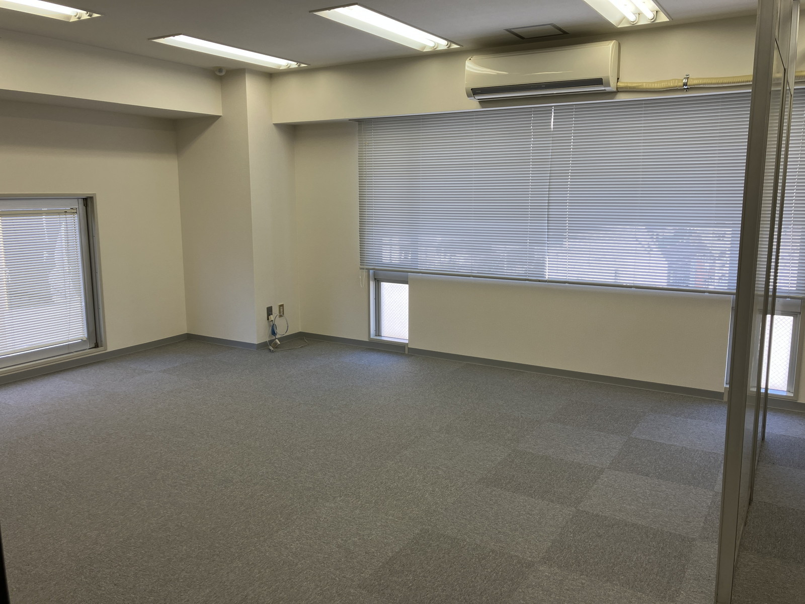 オフィス室内参考画像（8階・約20坪）