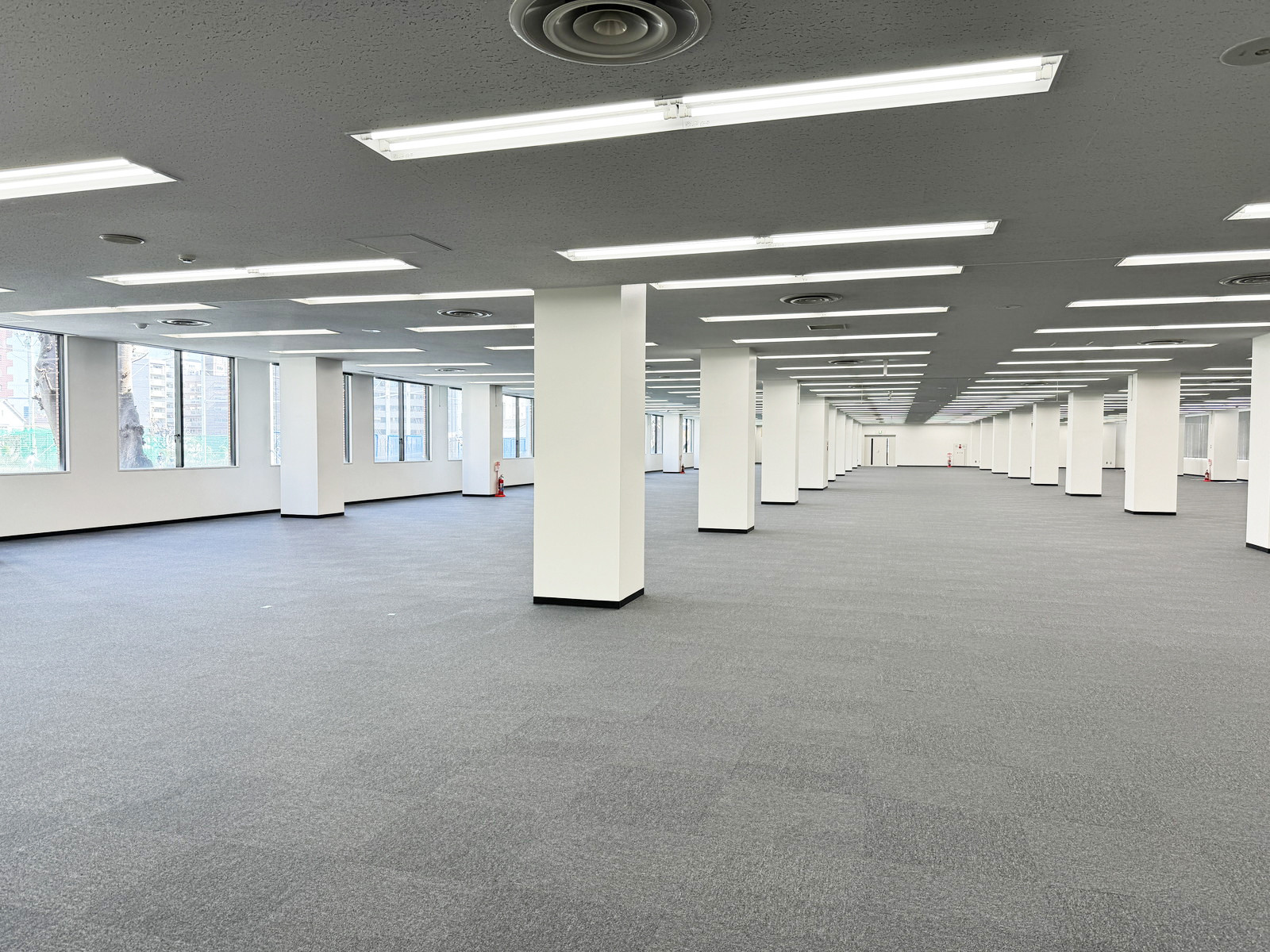 オフィス室内参考画像