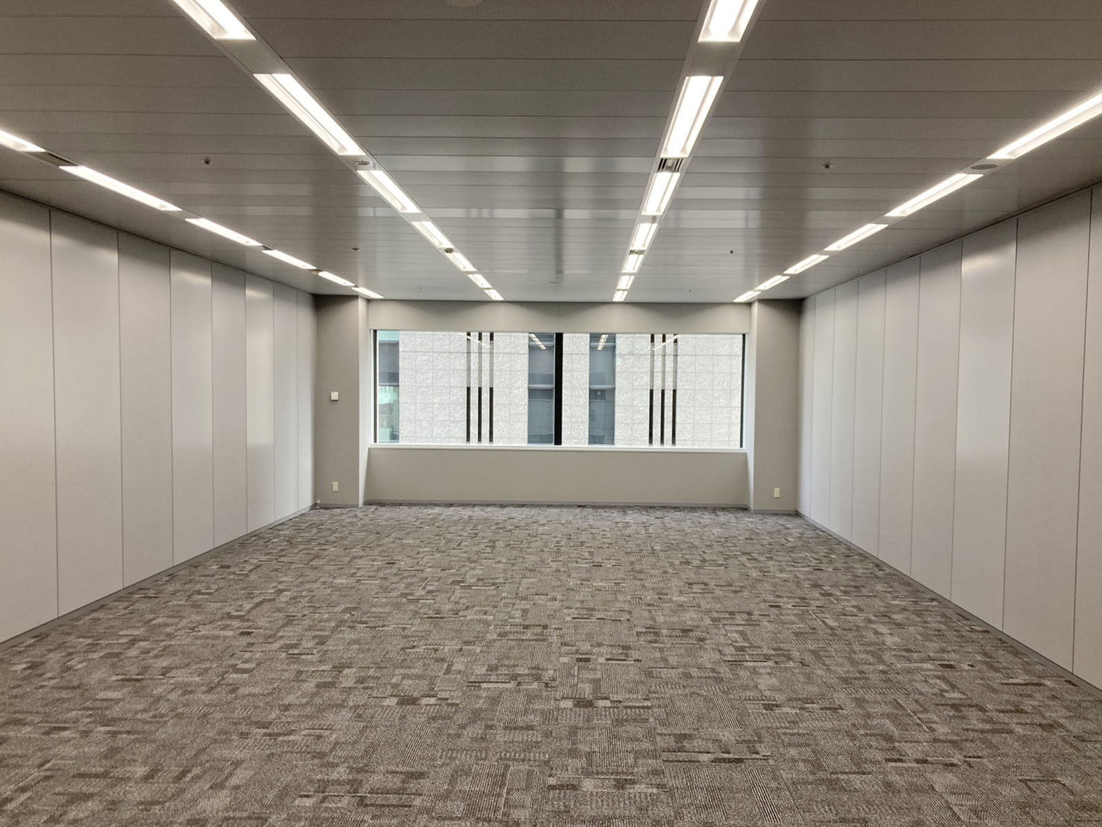 オフィス室内参考画像（13階・28坪）