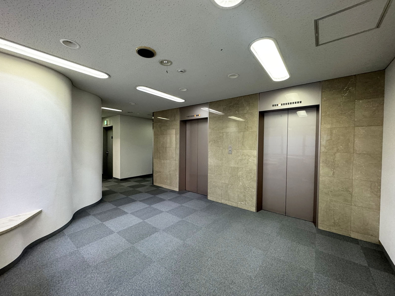 エレベーターホール