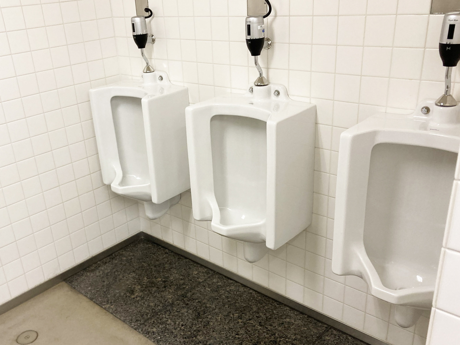 男性用トイレ