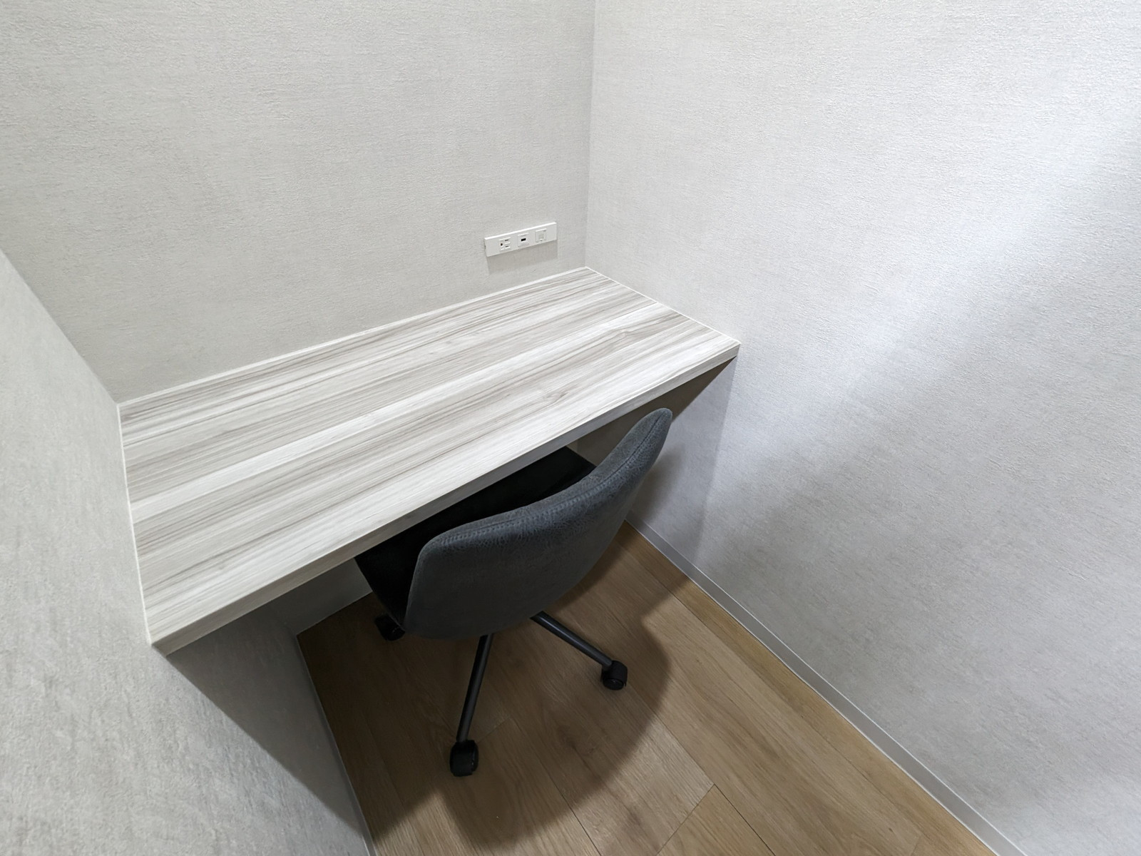 テレフォンブース内