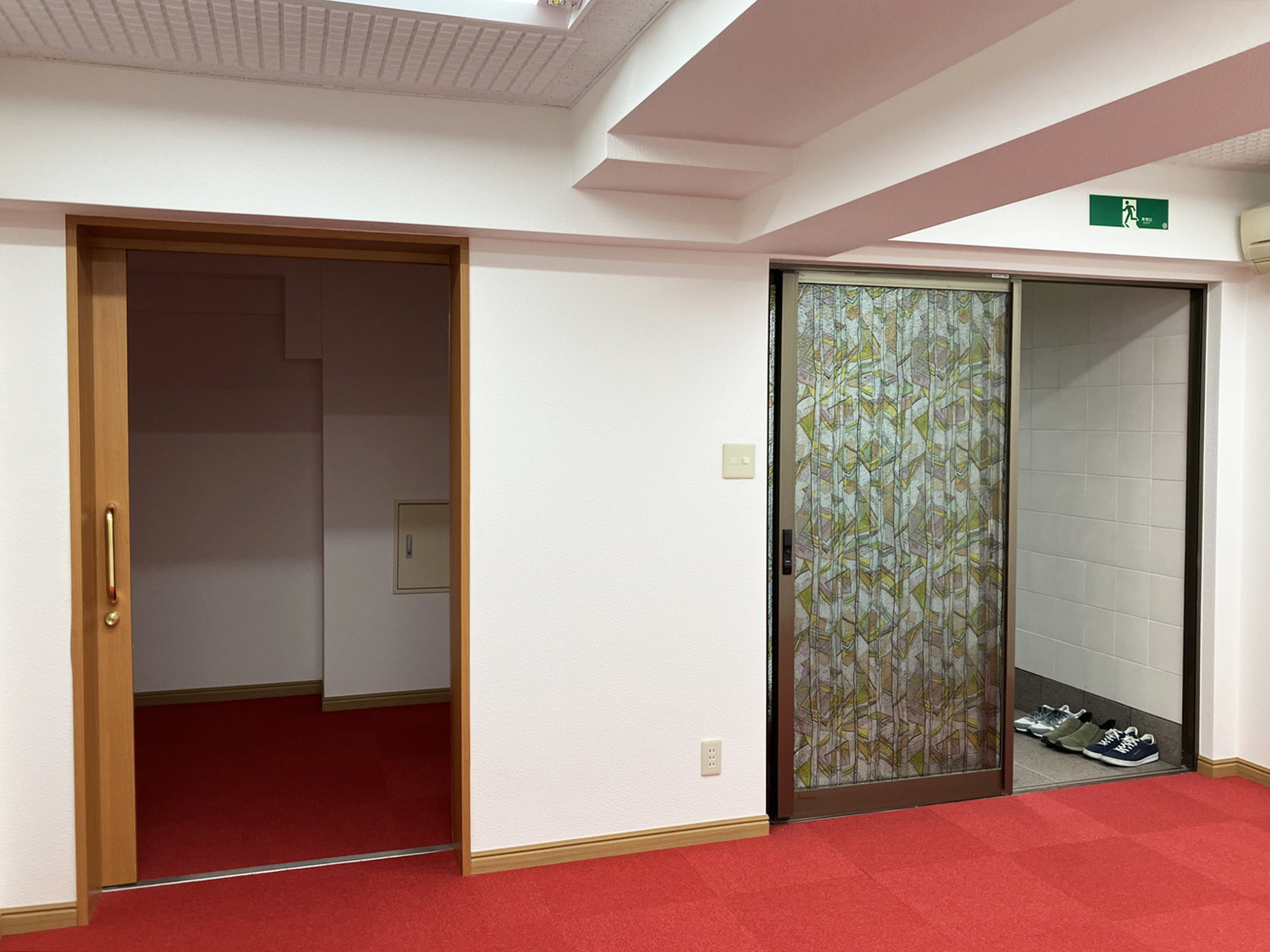 貸室出入口付近の様子